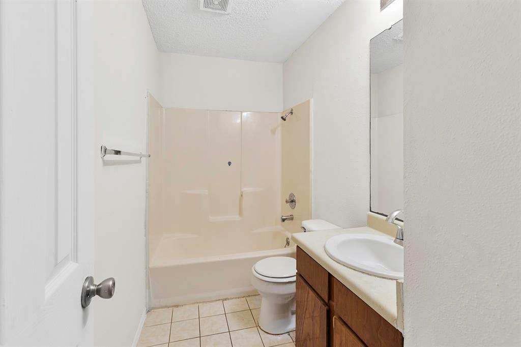 1907 W Loop #b None #b Property Photo 4