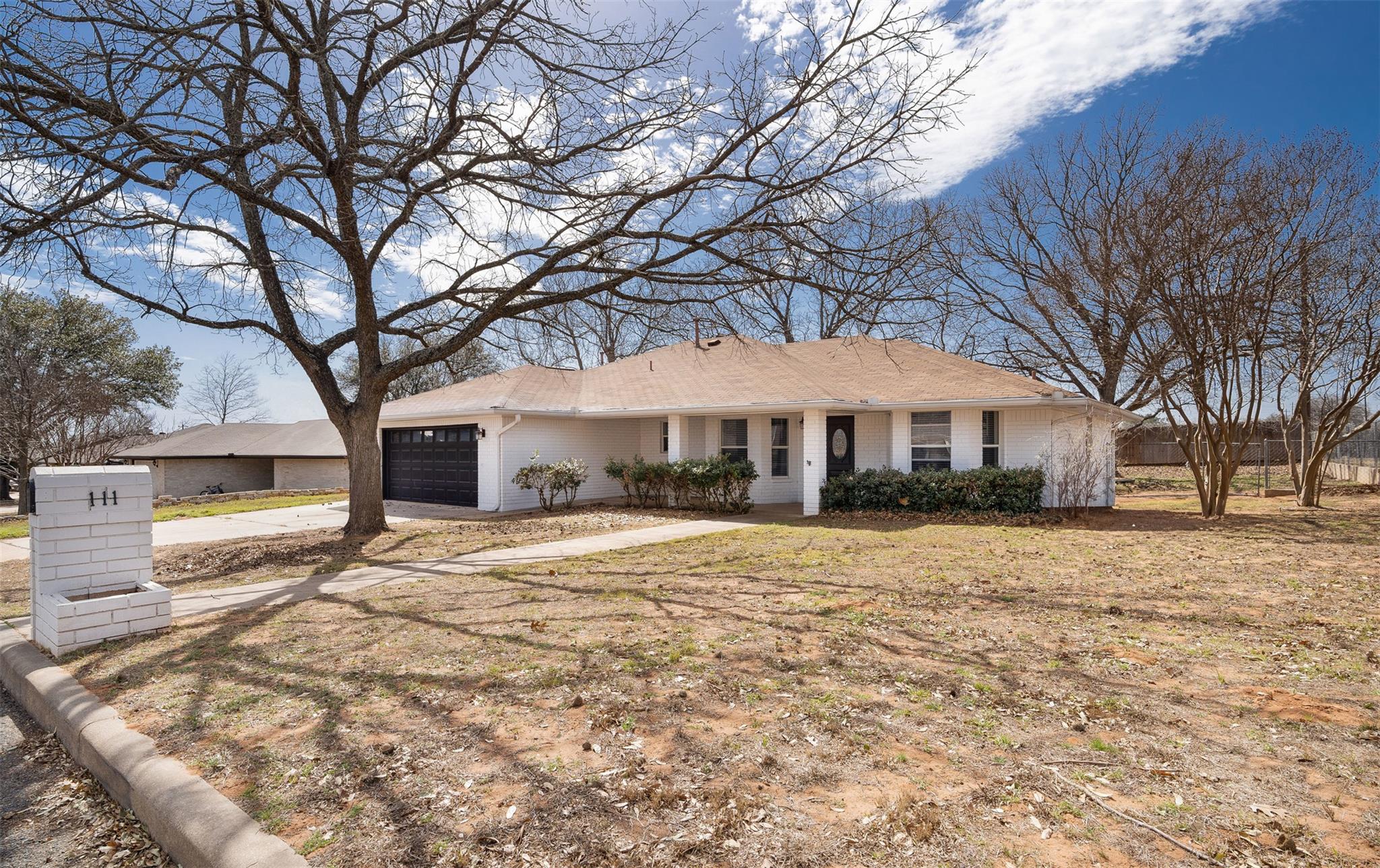 111 Edgewood Dr Property Photo 3