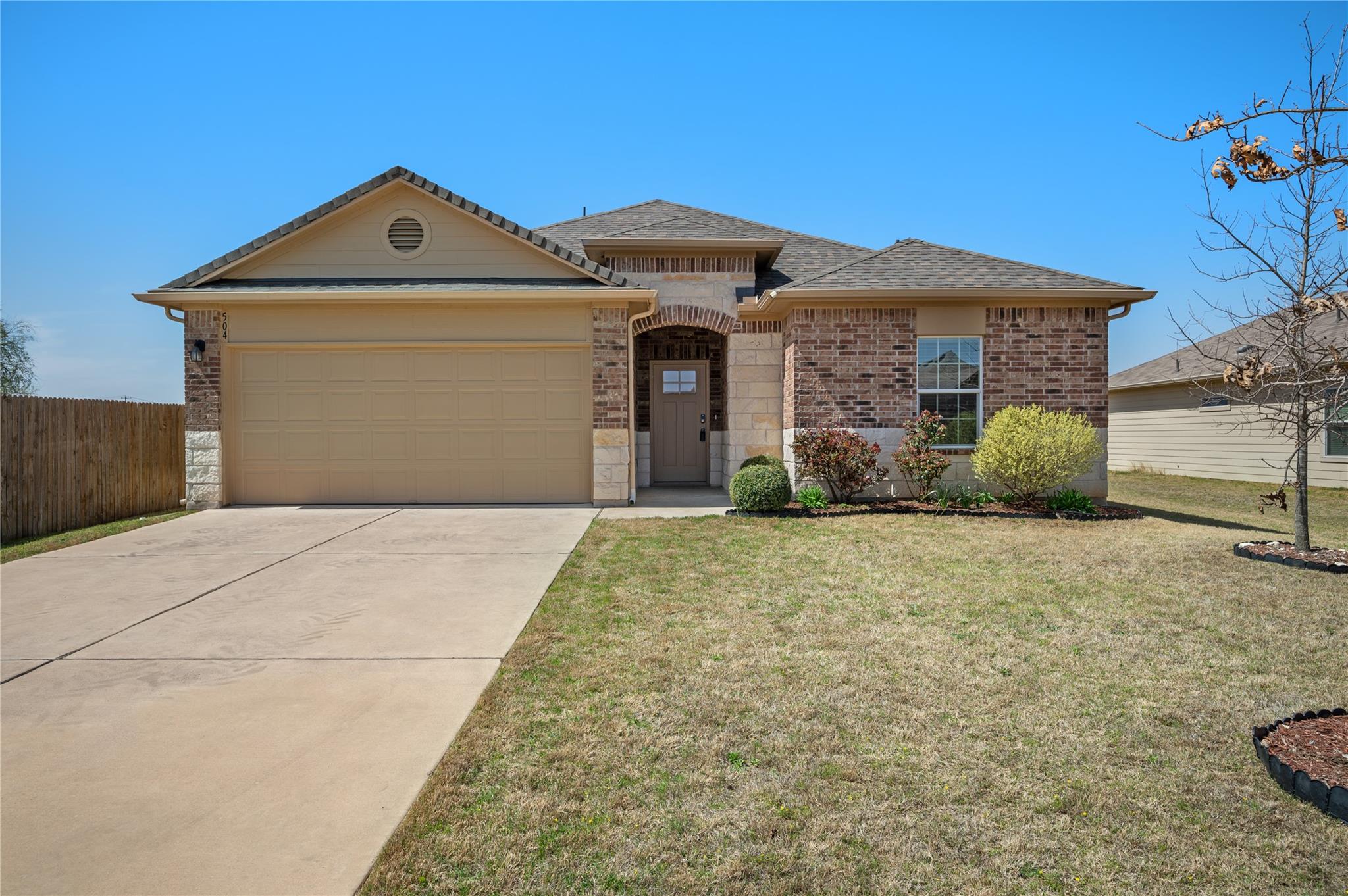 504 Galway Bay Ln Property Photo