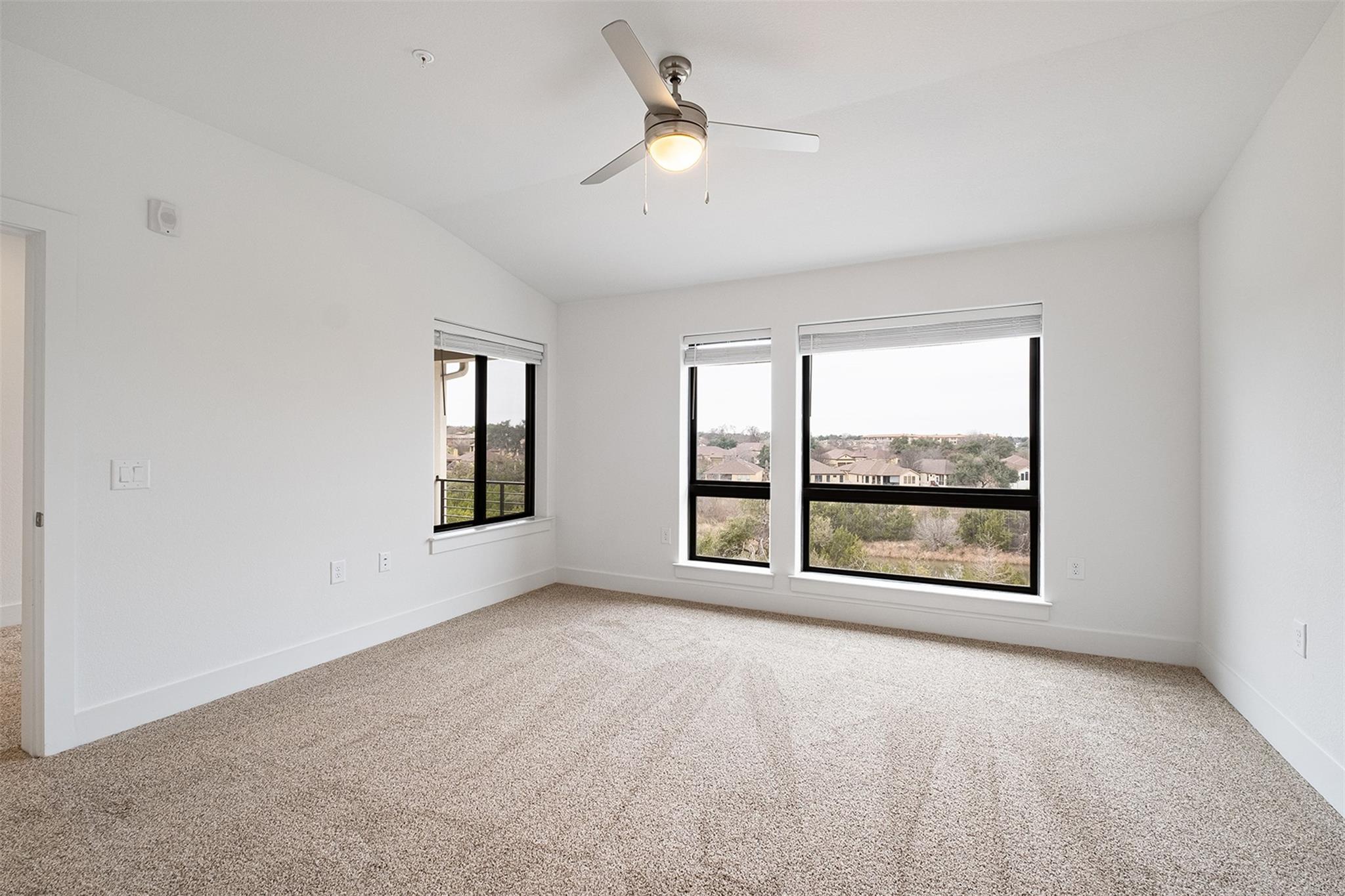 2050 Lohmans Spur Rd 102 Property Photo 19
