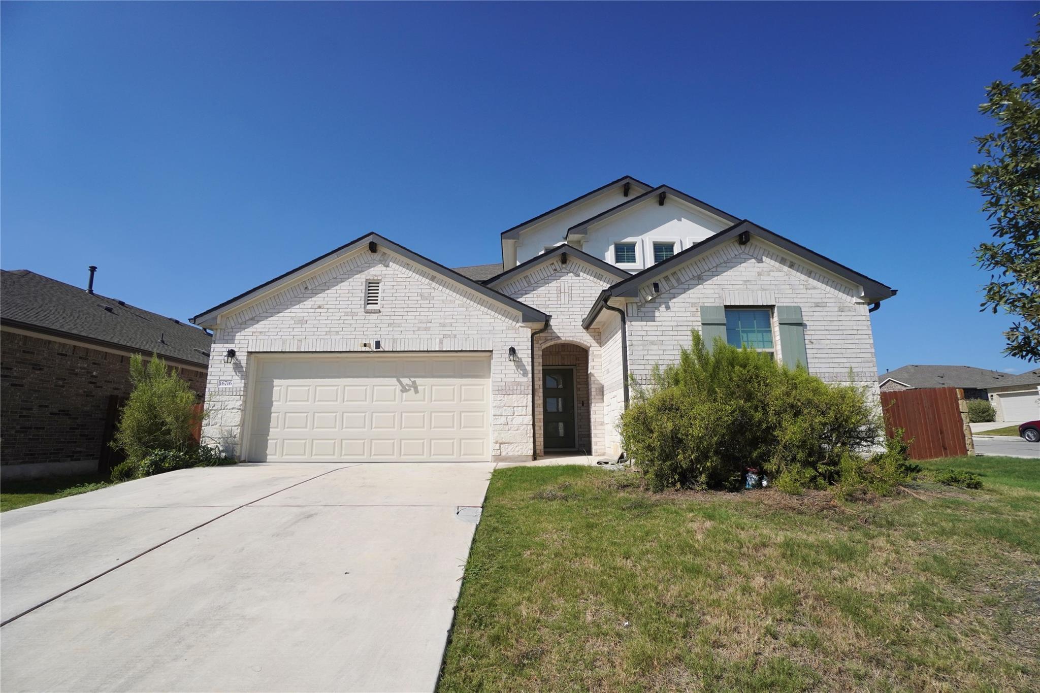 16716 Casa Anna Dr Property Photo 2