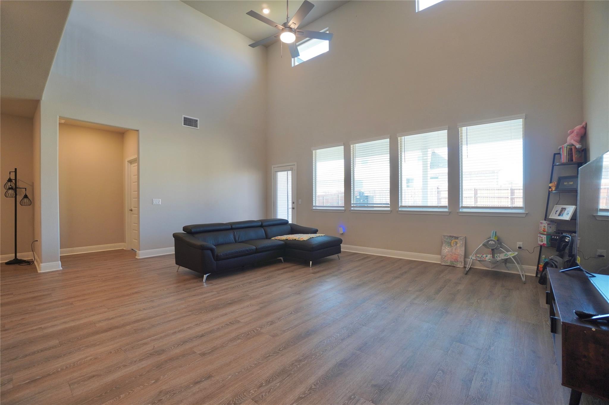 16716 Casa Anna Dr Property Photo 4