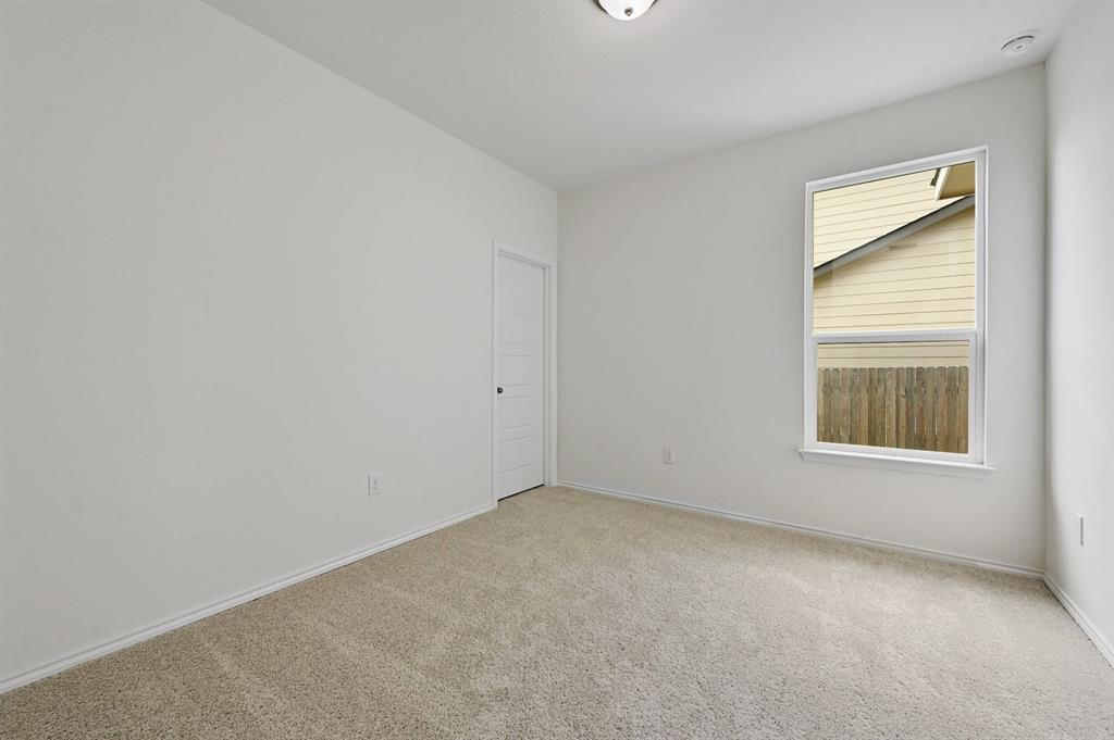 290 Auburn St Property Photo 20