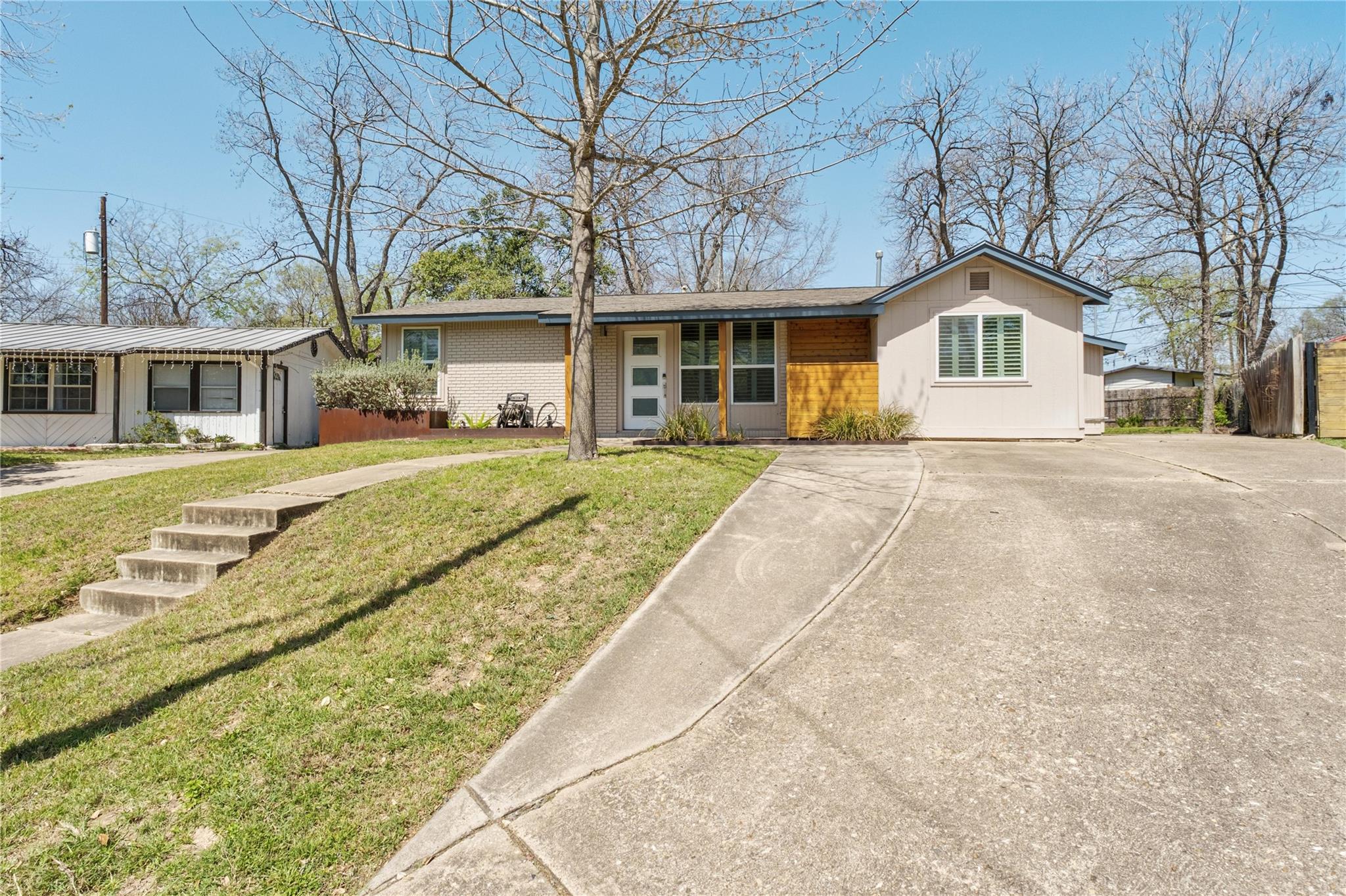 6414 Kenilworth Dr Property Photo 3