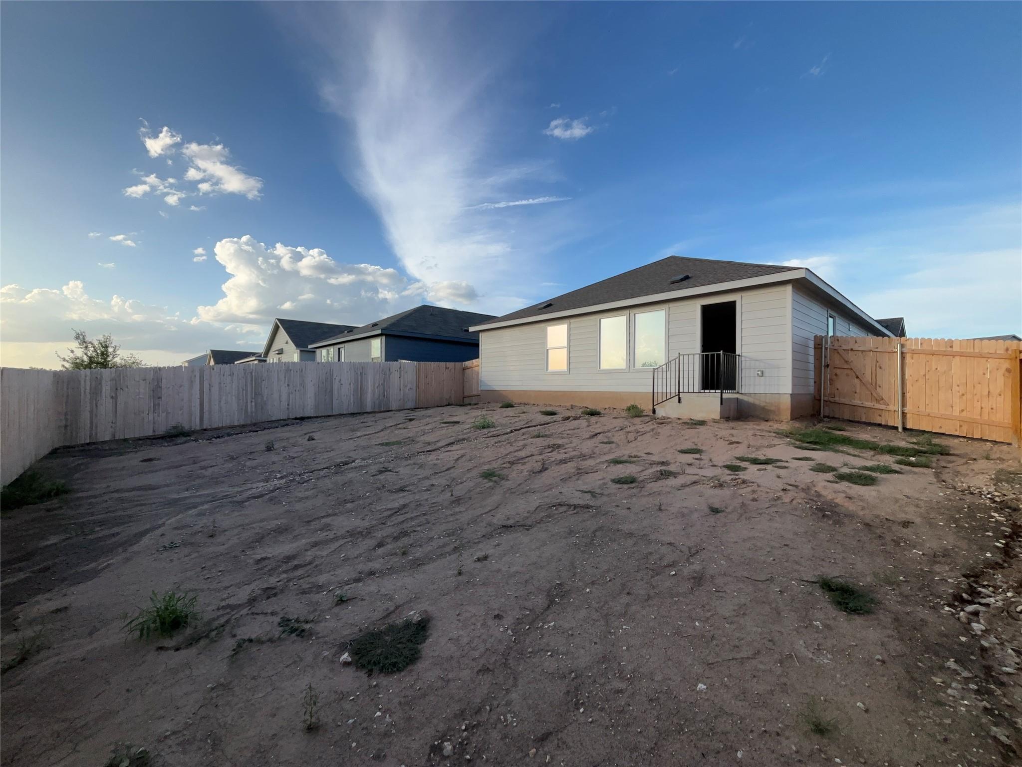 644 Whoopers Loop Property Photo 11