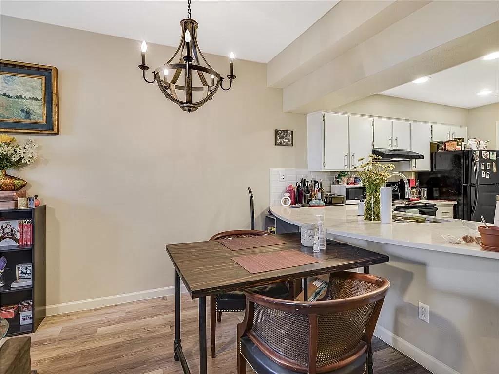 5313 Indio Dr #b Property Photo 4