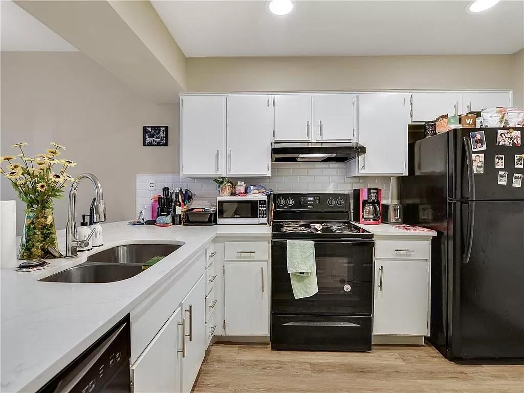 5313 Indio Dr #b Property Photo 5