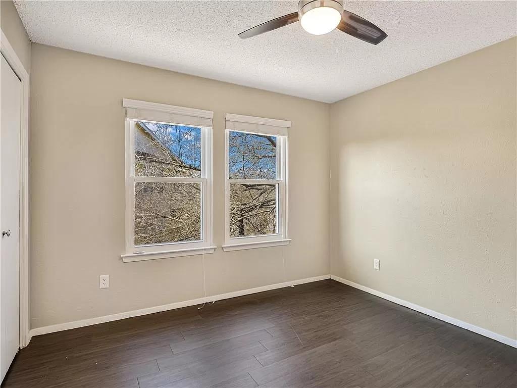 5313 Indio Dr #b Property Photo 11