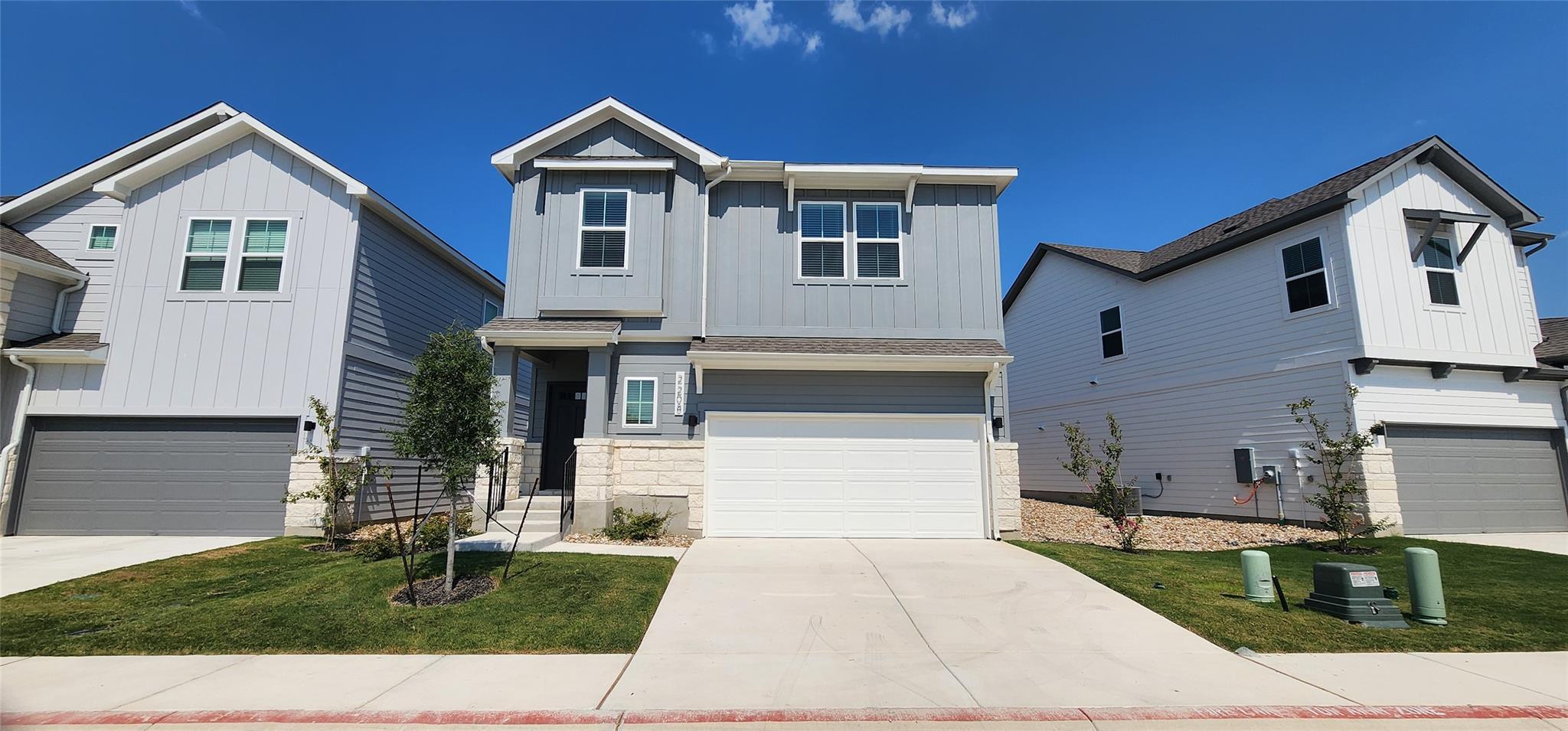 2208 Delano Dr Property Photo 1
