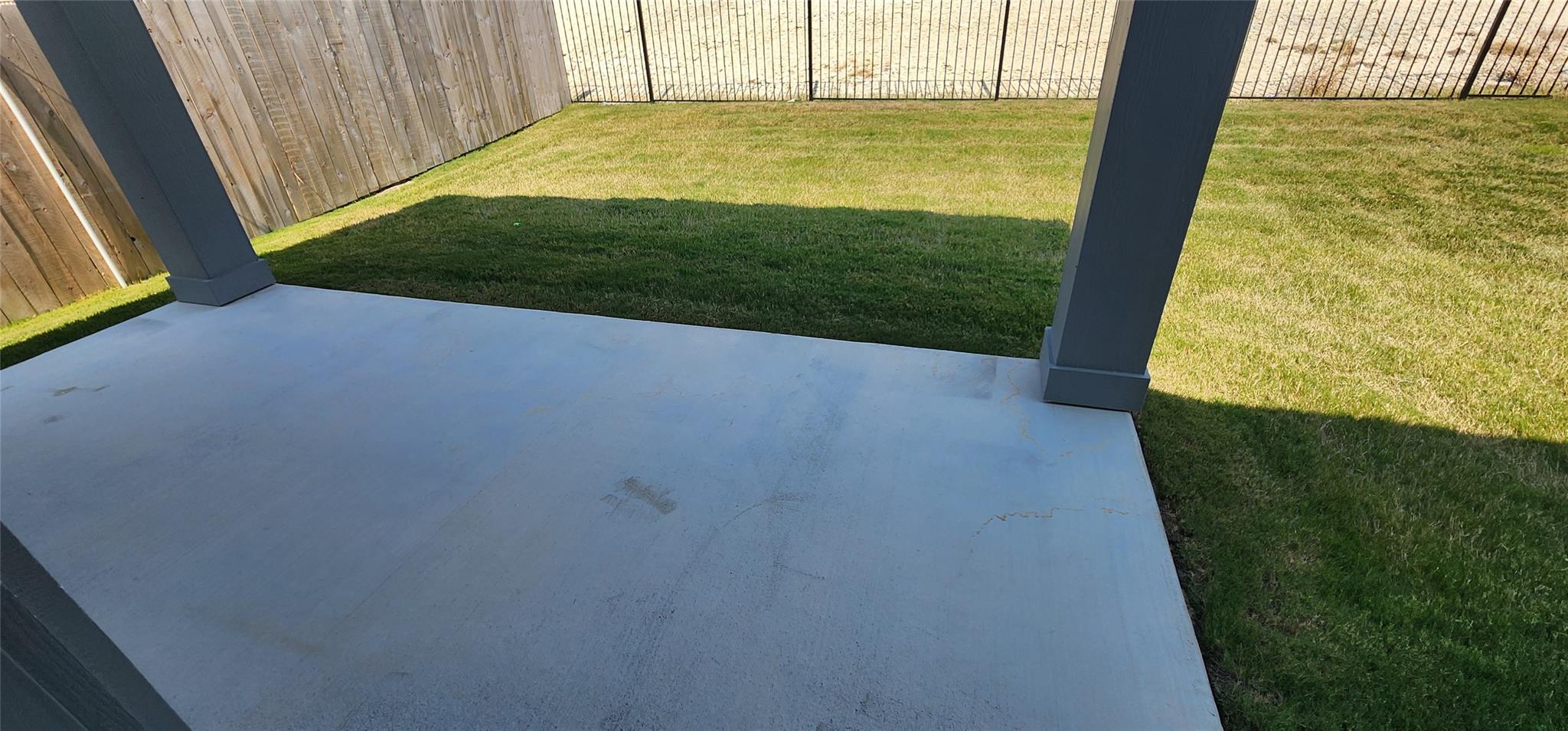 2208 Delano Dr Property Photo 2