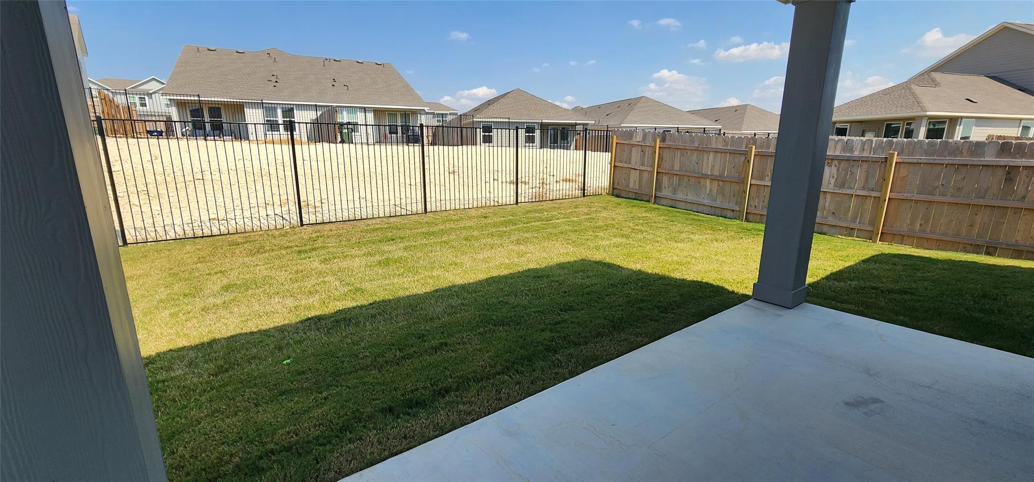 2208 Delano Dr Property Photo 3