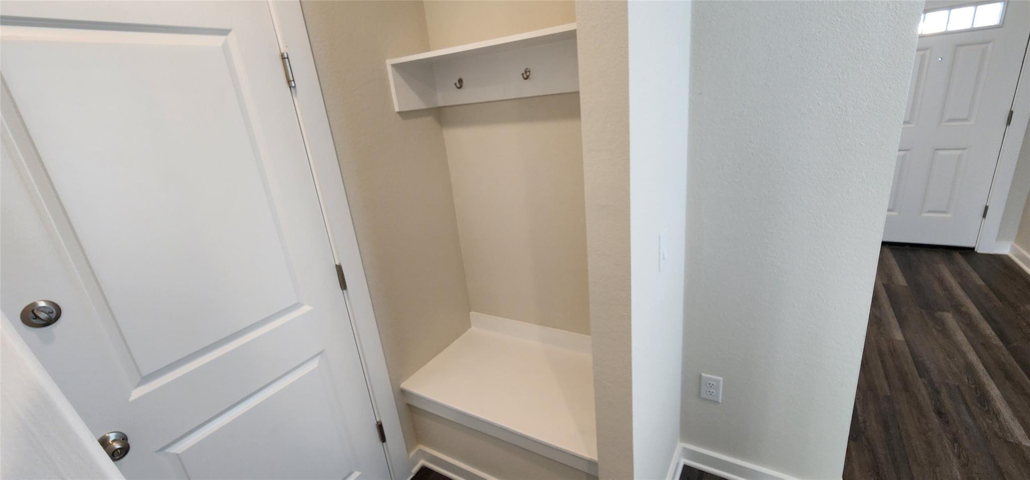 2208 Delano Dr Property Photo 7