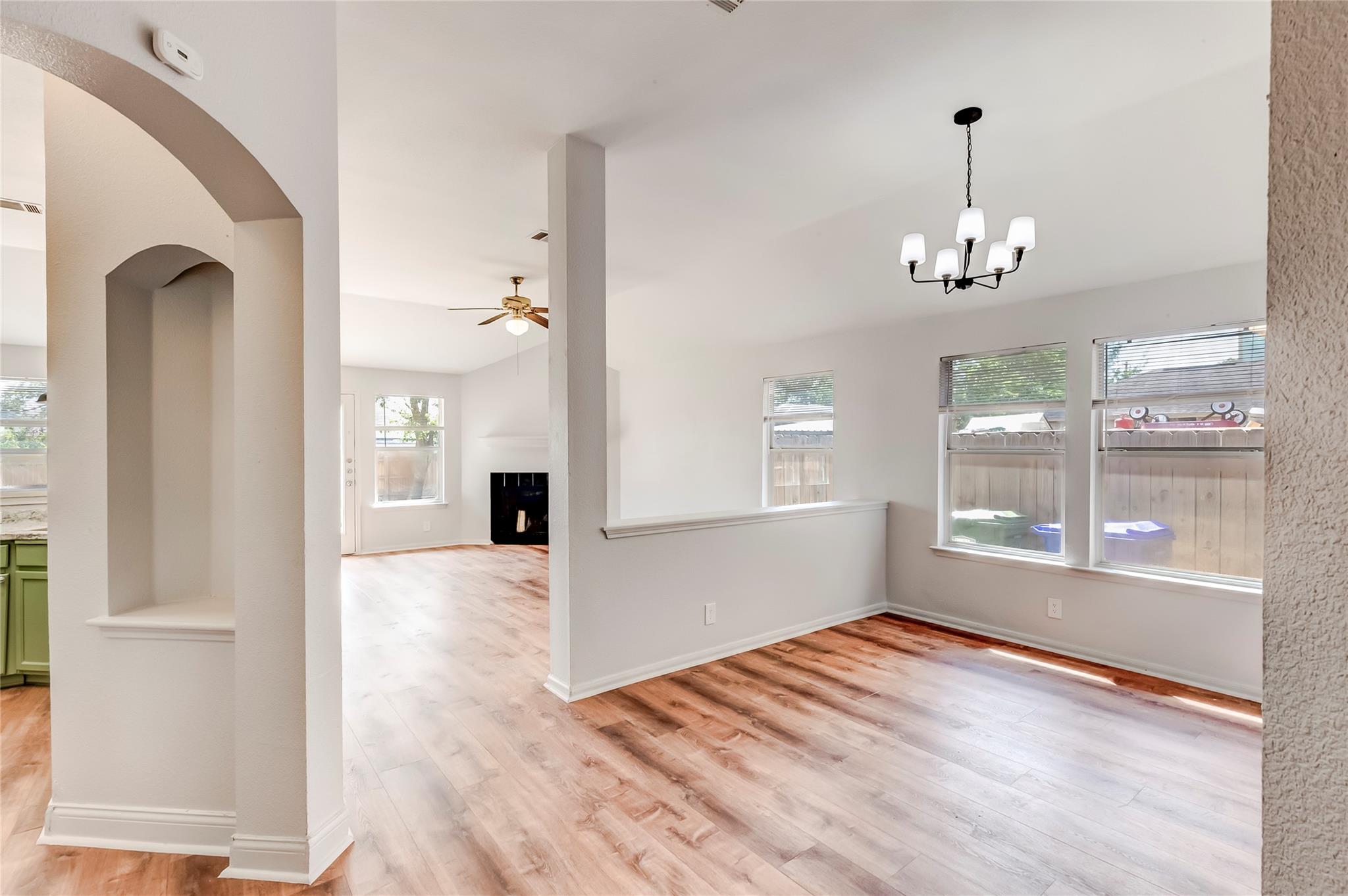 3507 Crownover St Property Photo 5