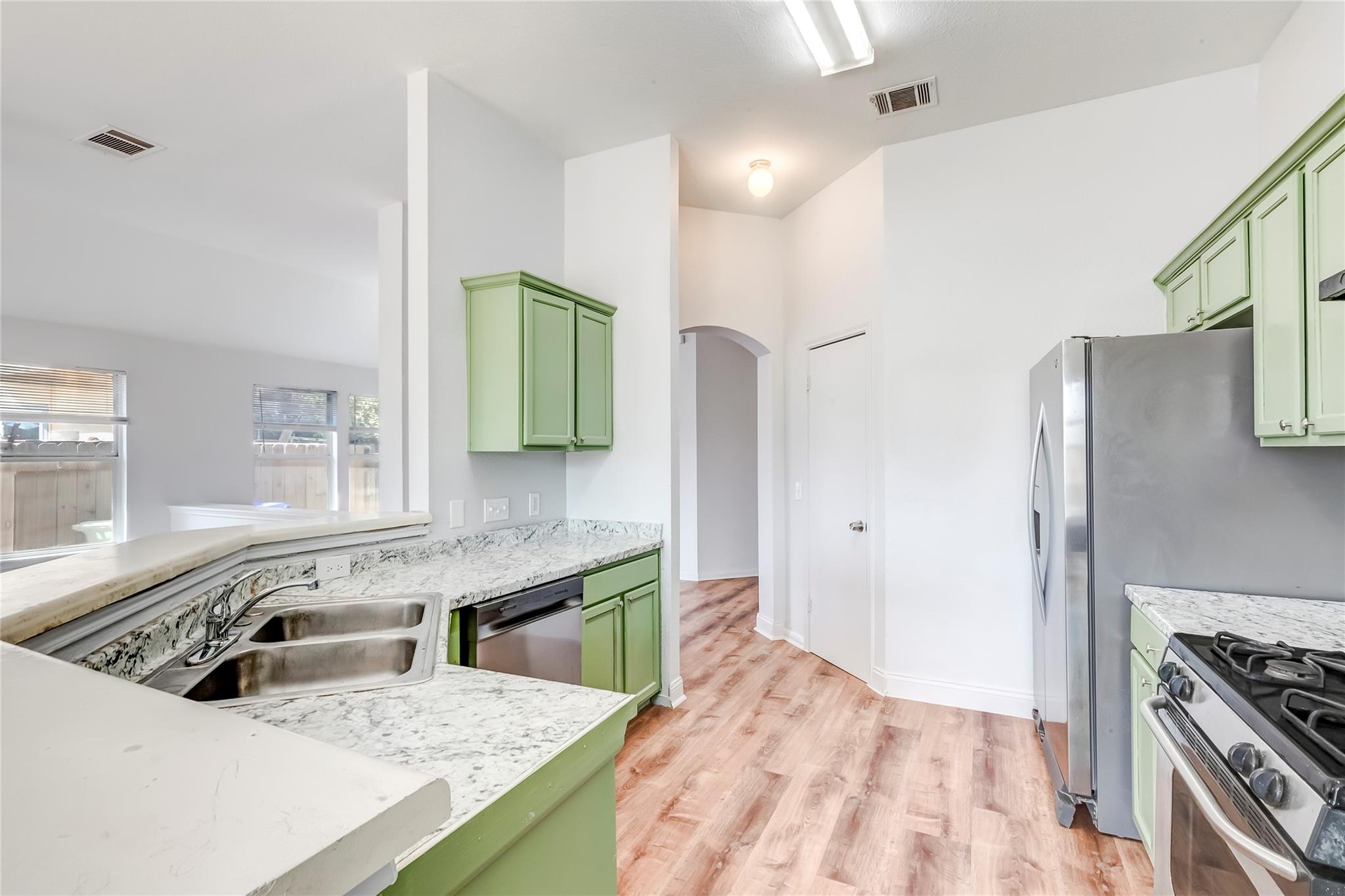3507 Crownover St Property Photo 10
