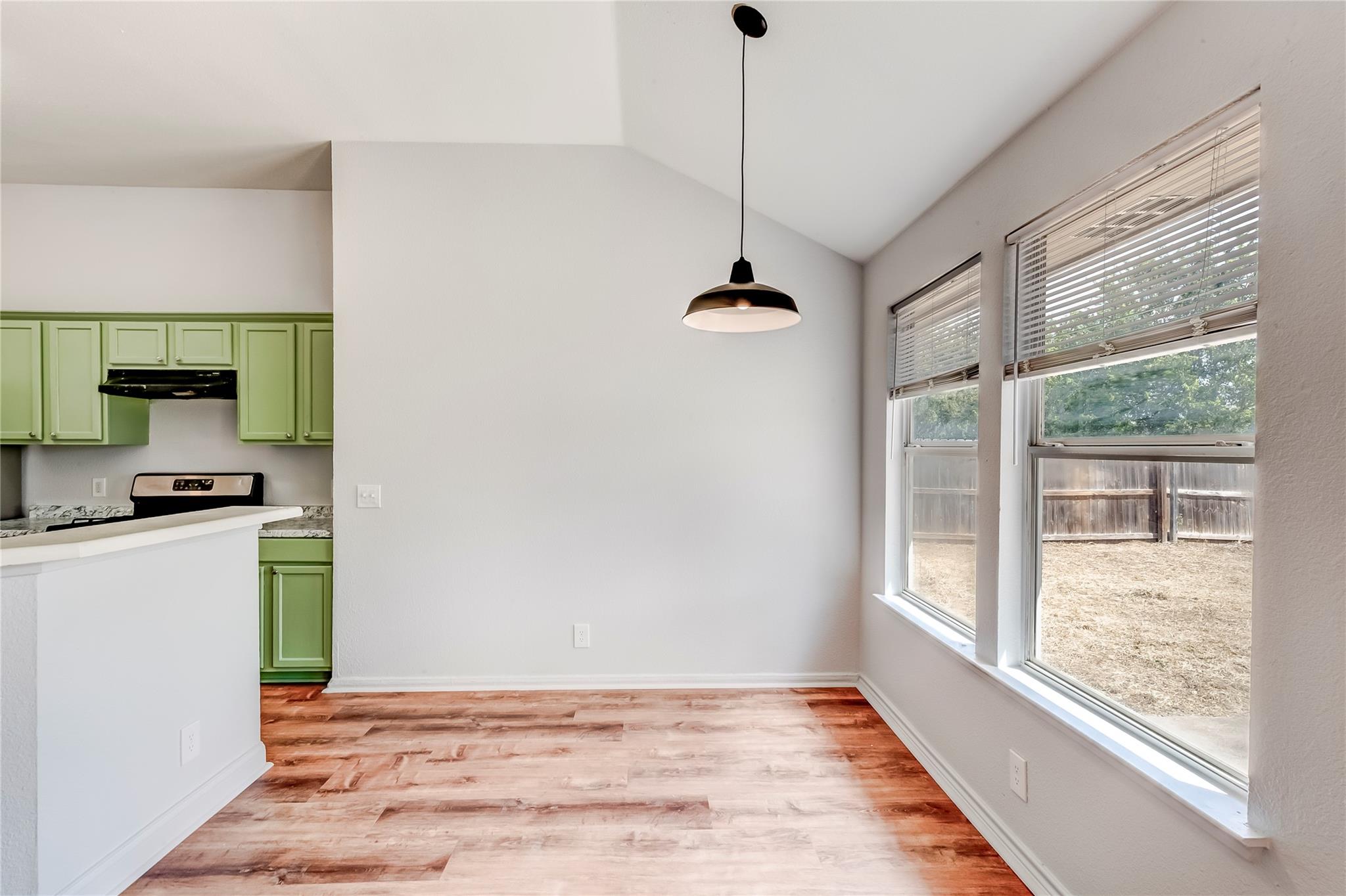 3507 Crownover St Property Photo 13