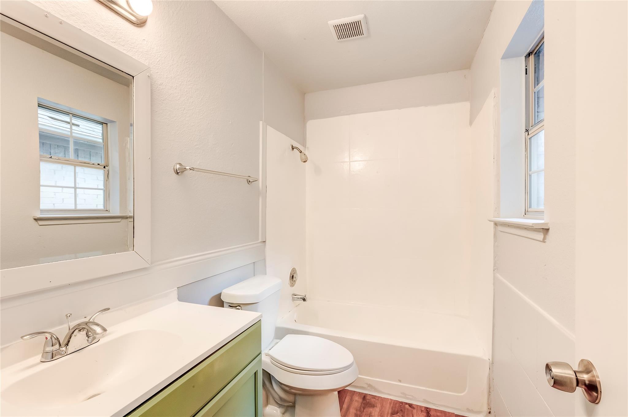 3507 Crownover St Property Photo 24