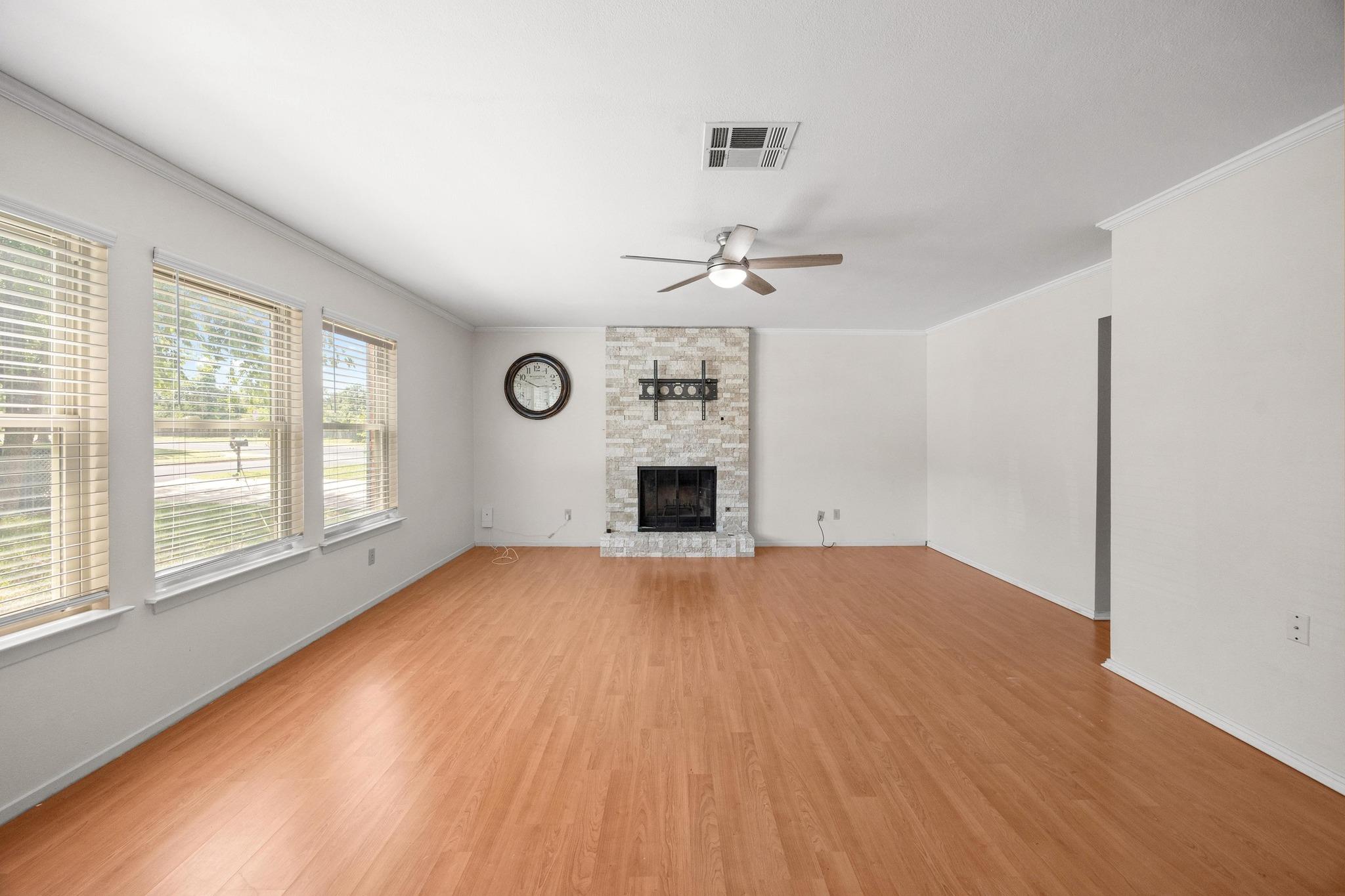 11811 Buggy Whip Trl Property Photo 4