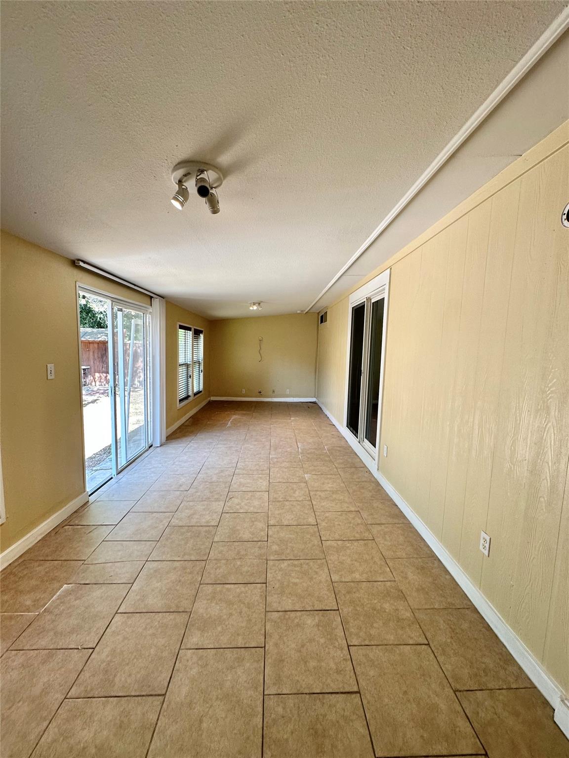 6913 Sabrina Dr Property Photo 14