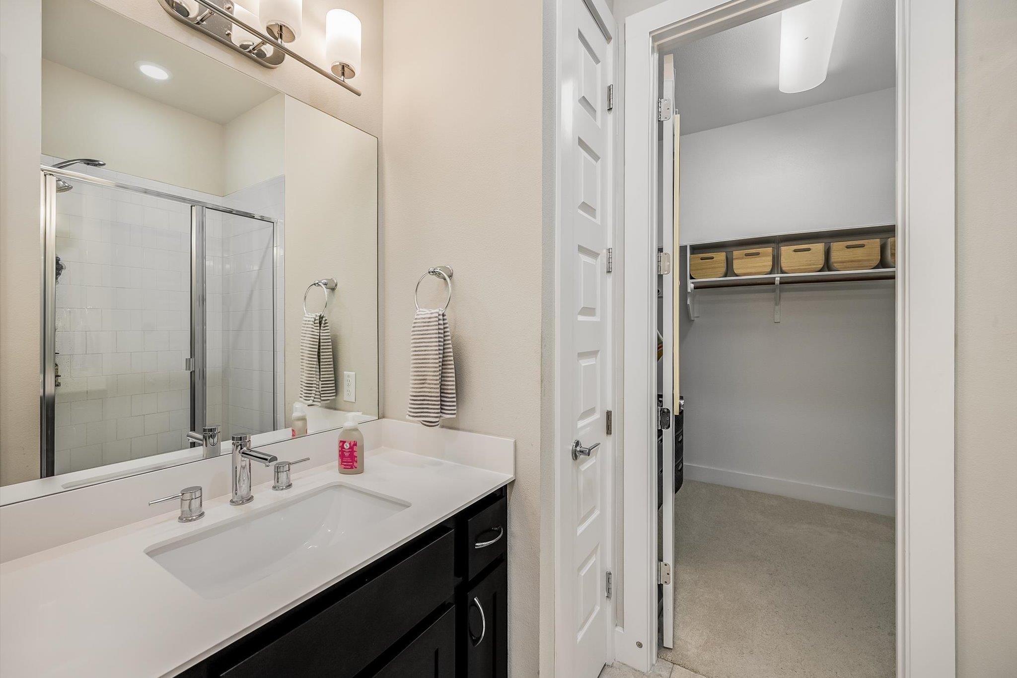 3108 E 51st St #903 Property Photo 12
