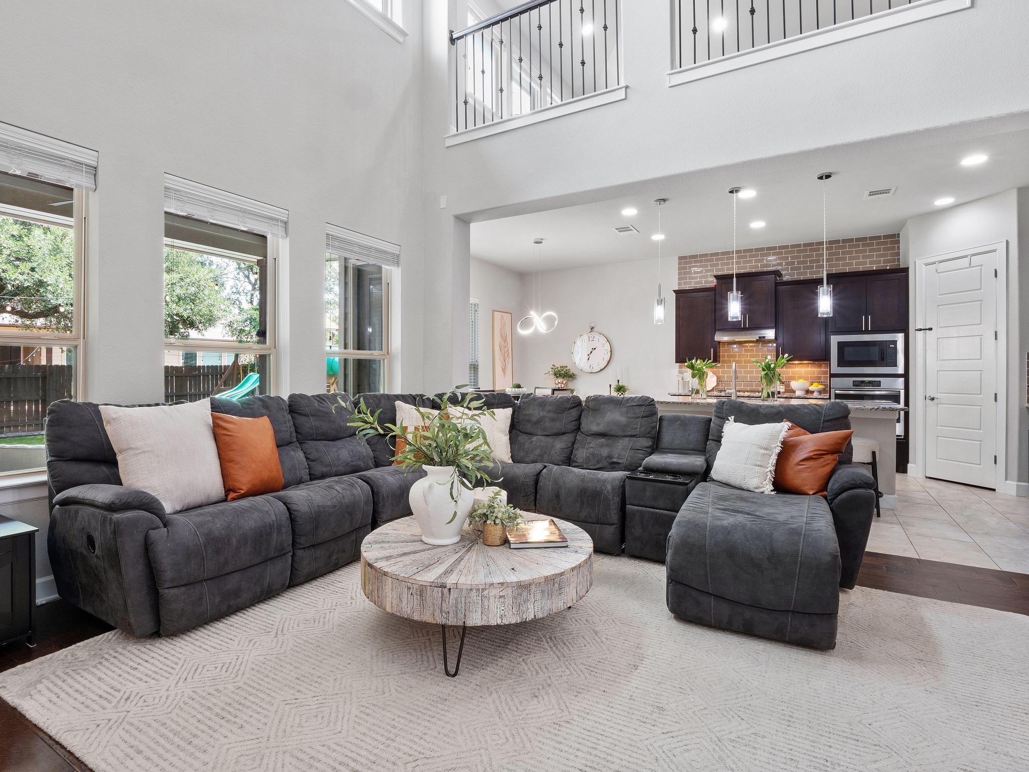 116 Claiborne Lake Ln Property Photo 10