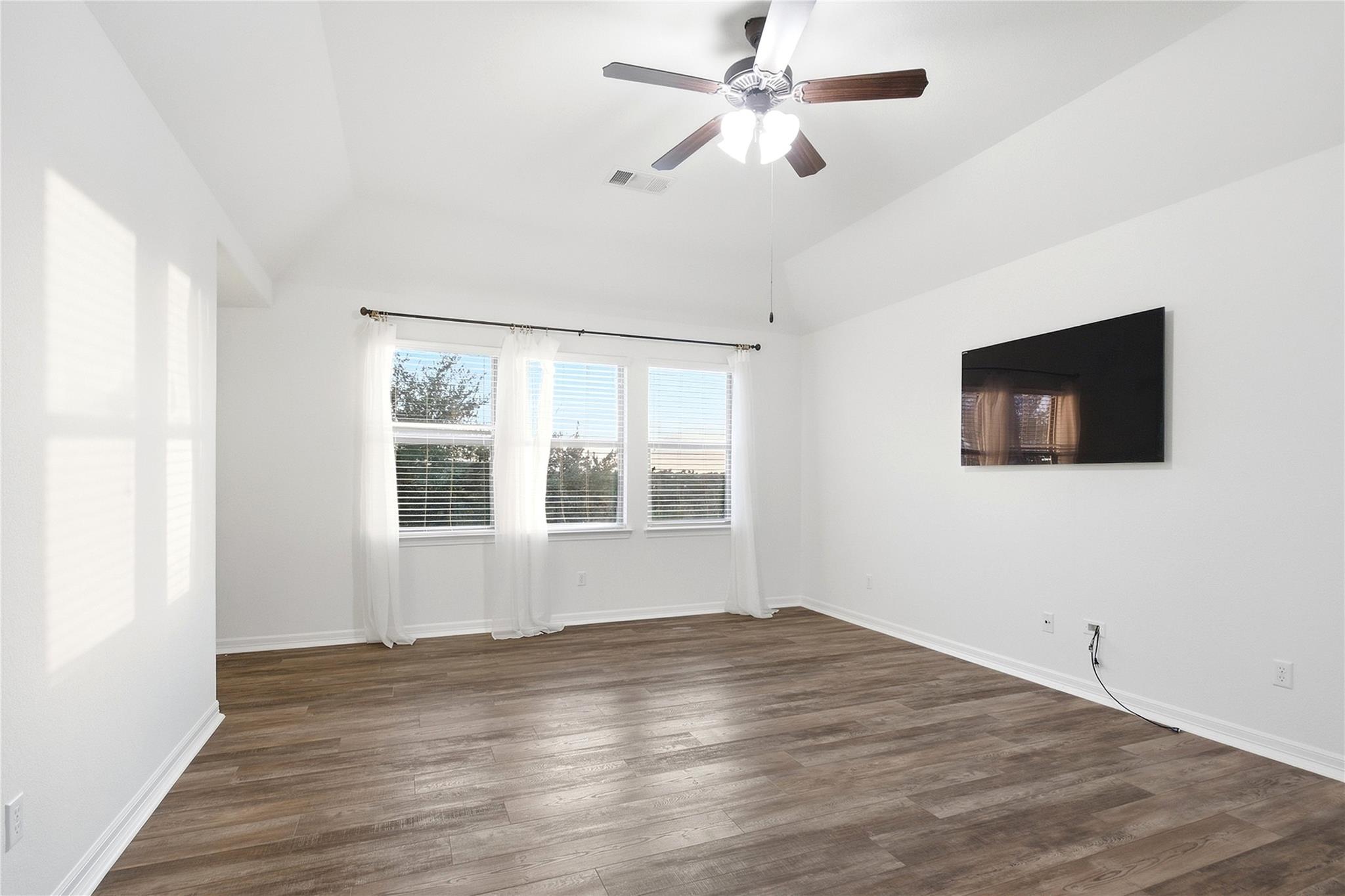 208 Mirafield Ln Property Photo 25