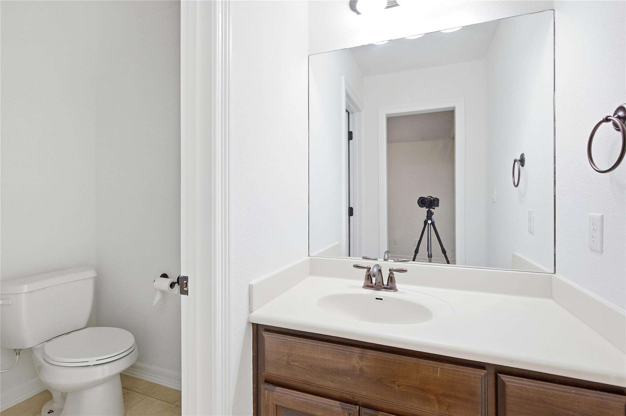 208 Mirafield Ln Property Photo 33