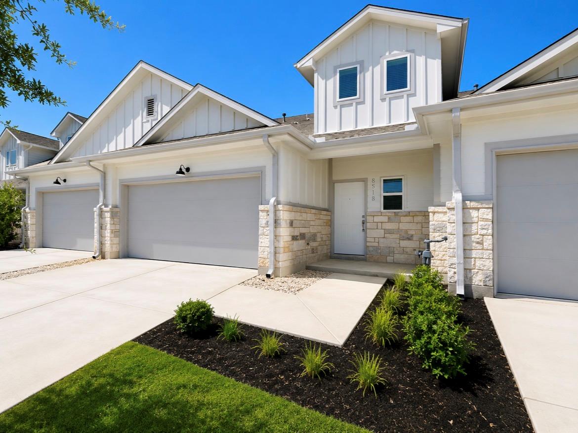 8518 Wellspring Loop Property Photo 1