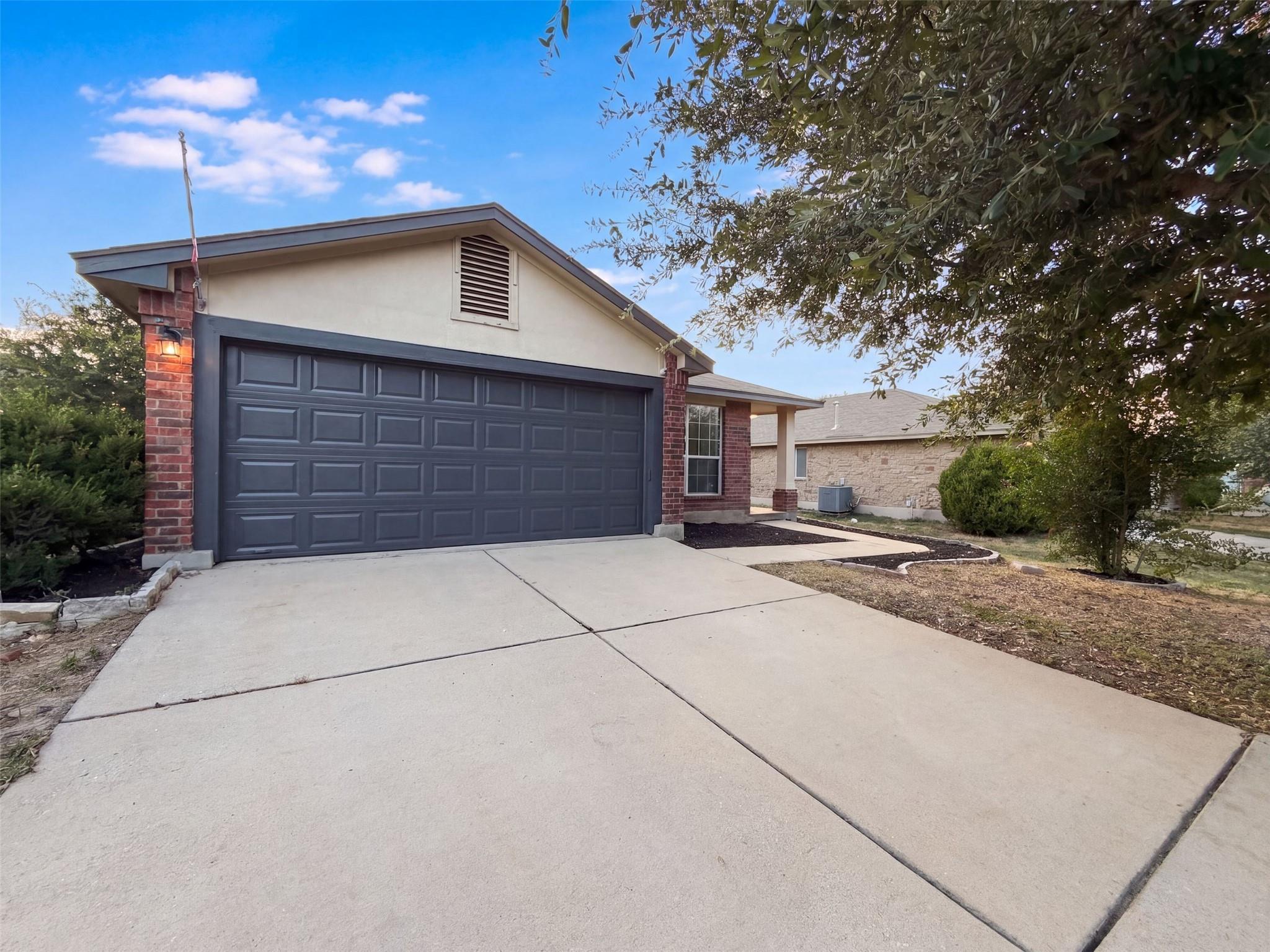 1107 Burgess Dr Property Photo 1