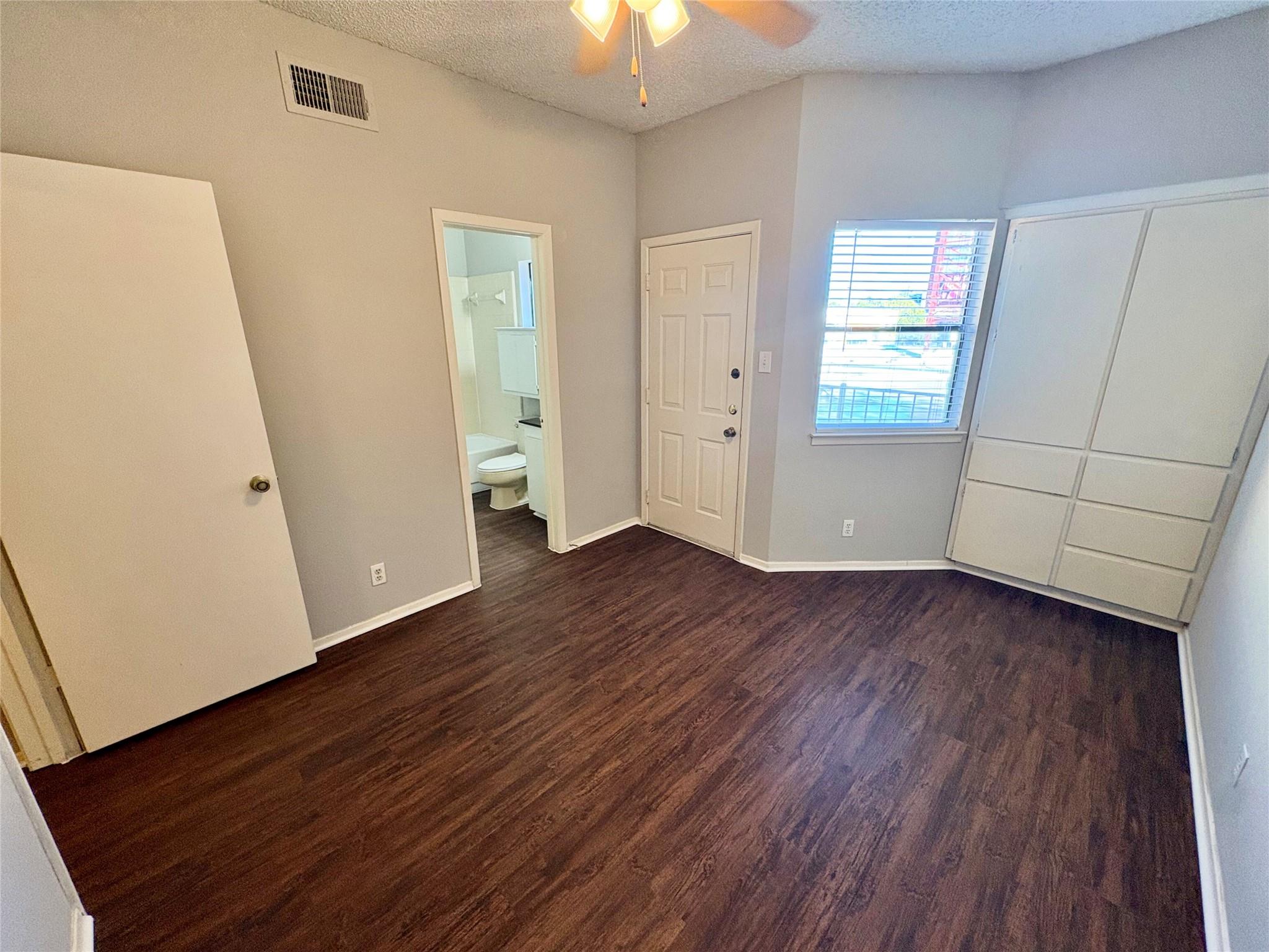2818 Nueces St #204 Property Photo 8