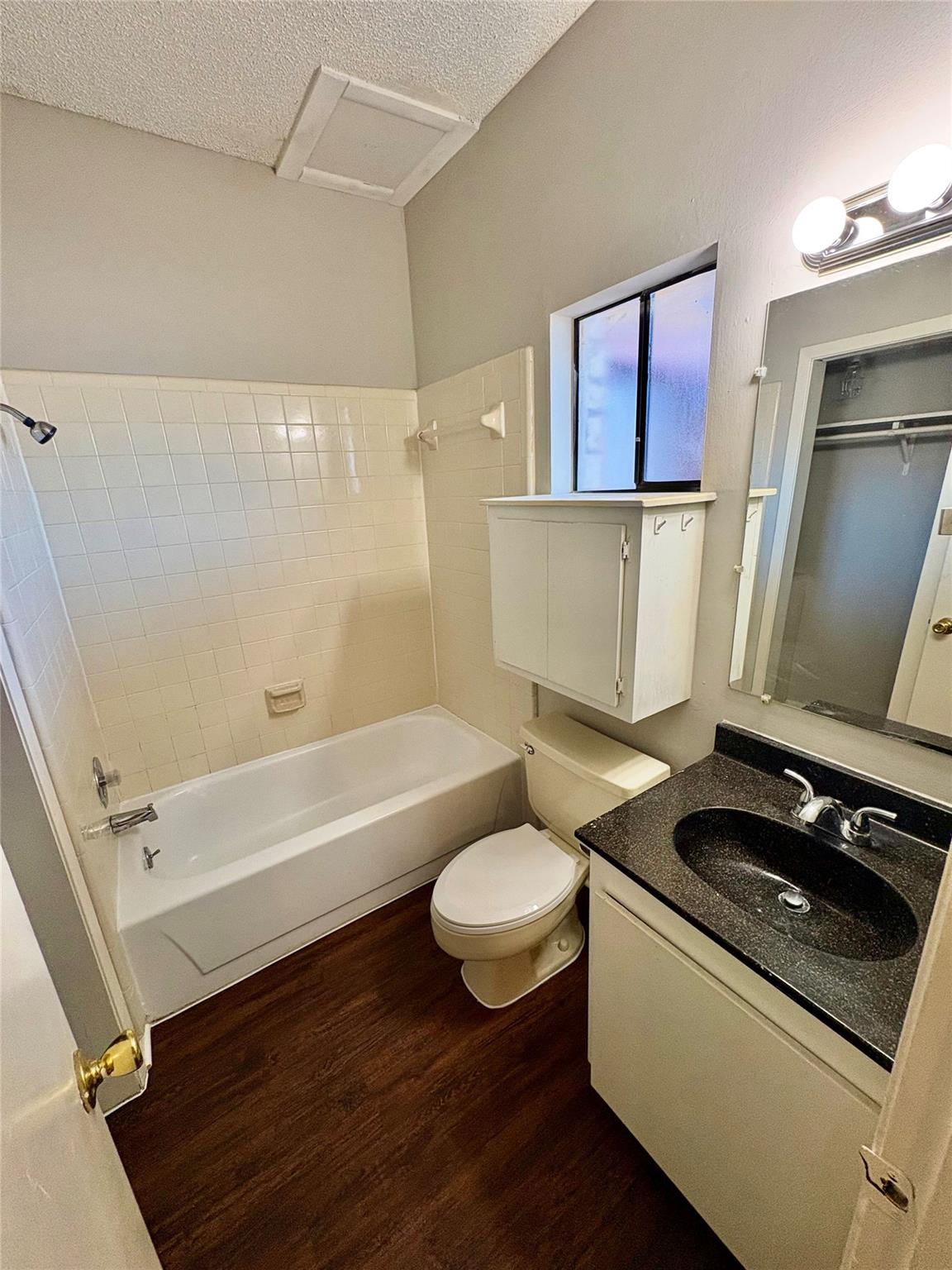 2818 Nueces St #204 Property Photo 10