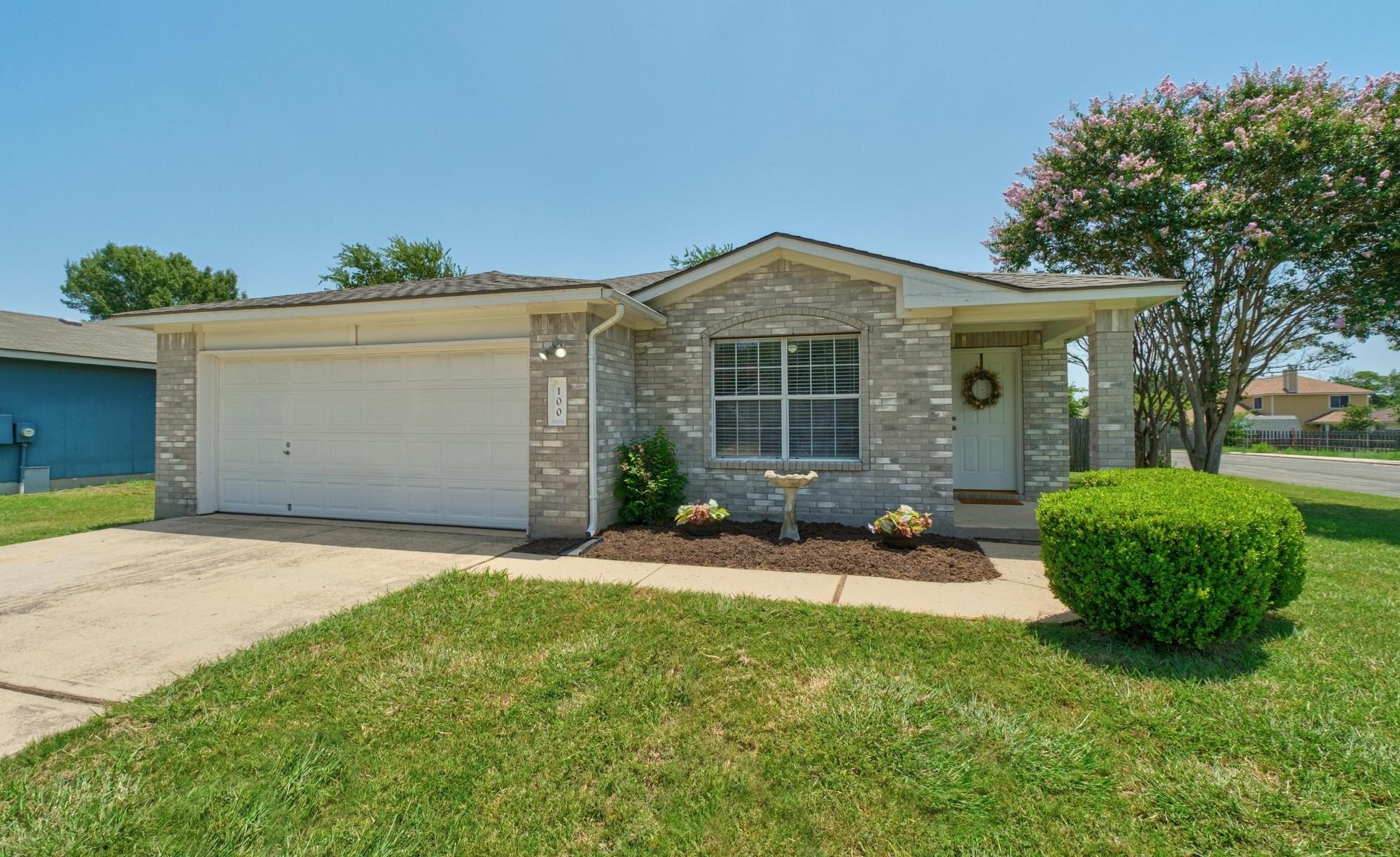 100 Bennett Cv Property Photo 1