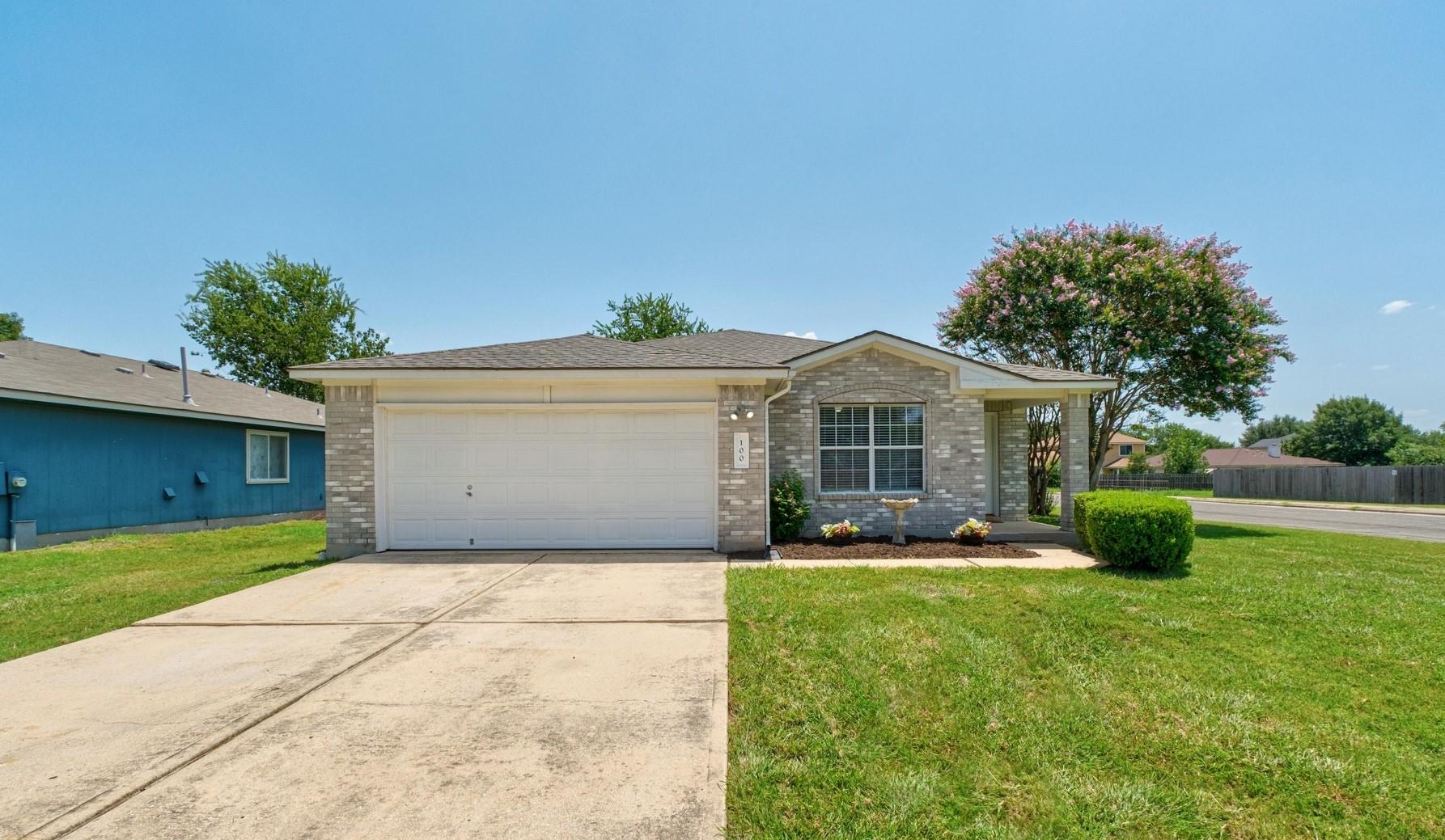 100 Bennett Cv Property Photo 2