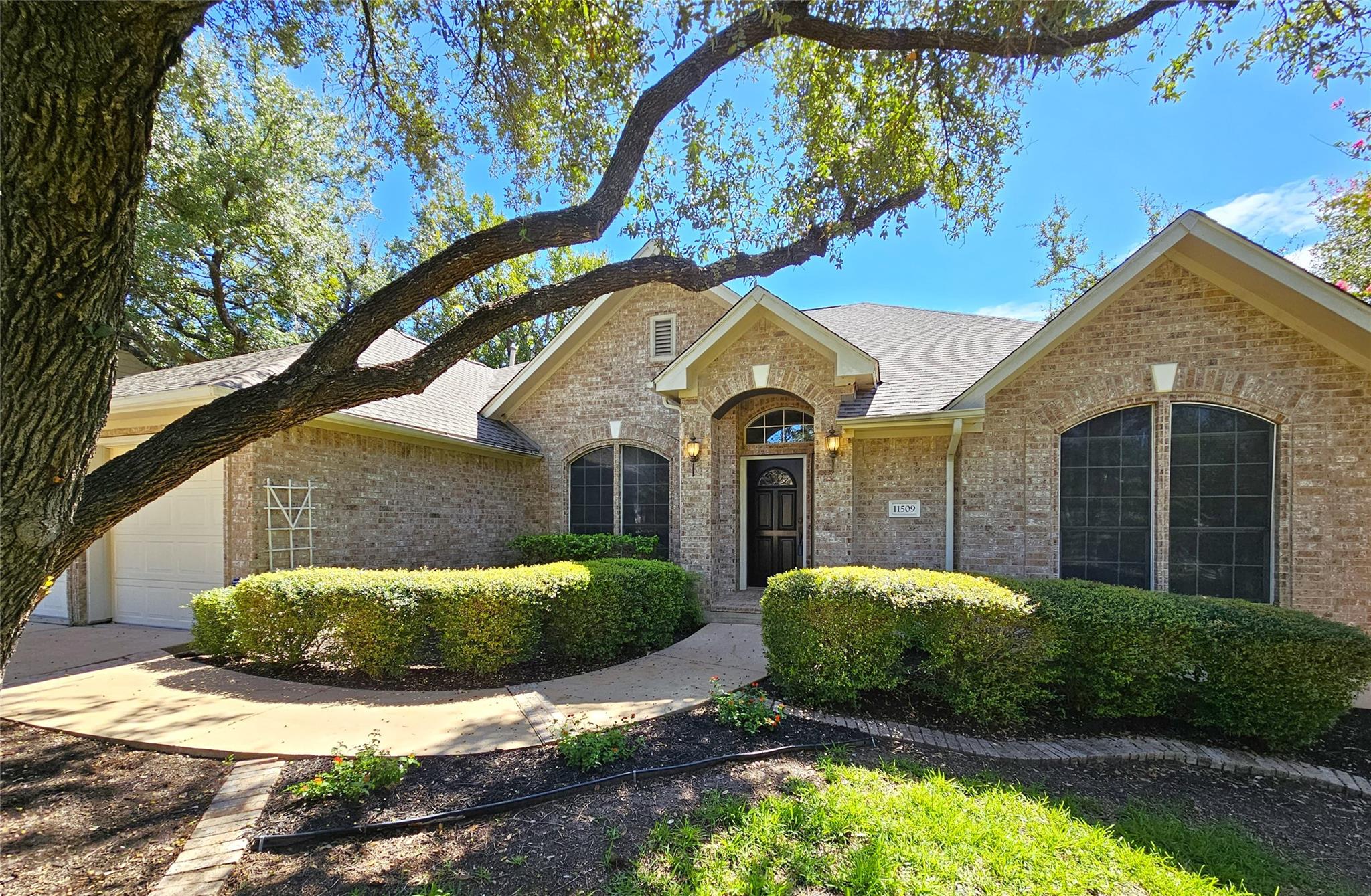 11509 Leon Grande Cv Property Photo 2