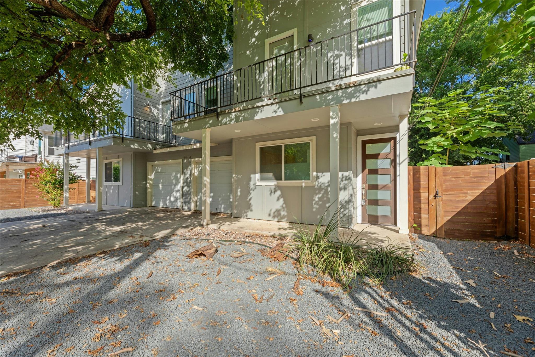 1114 Walton Ln #b Property Photo 2