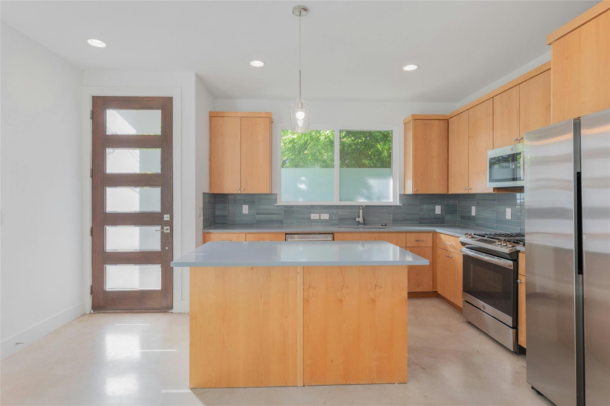 1114 Walton Ln #b Property Photo 6