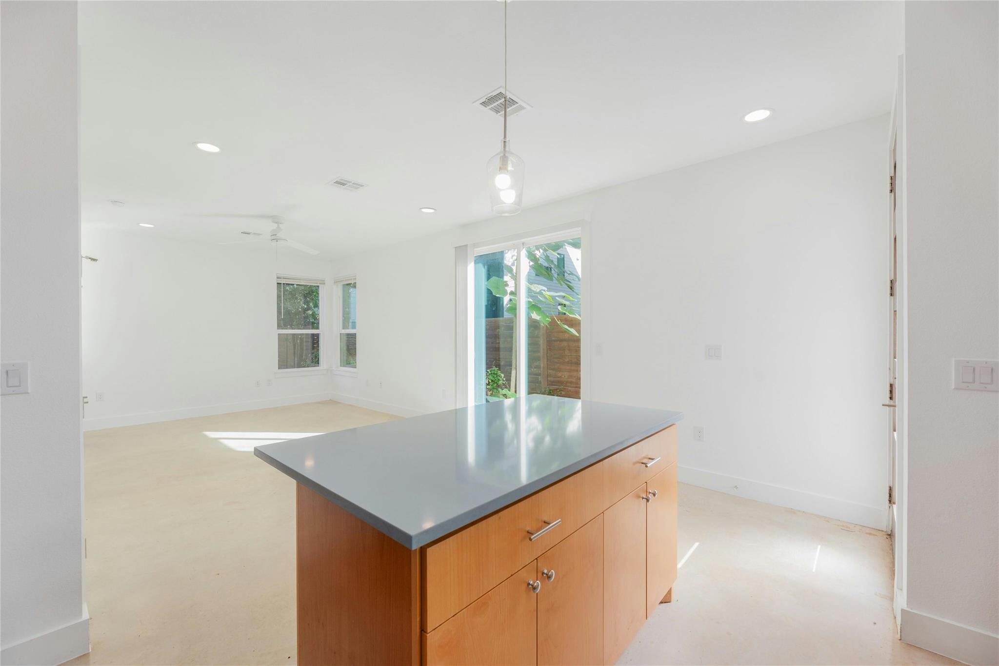 1114 Walton Ln #b Property Photo 8