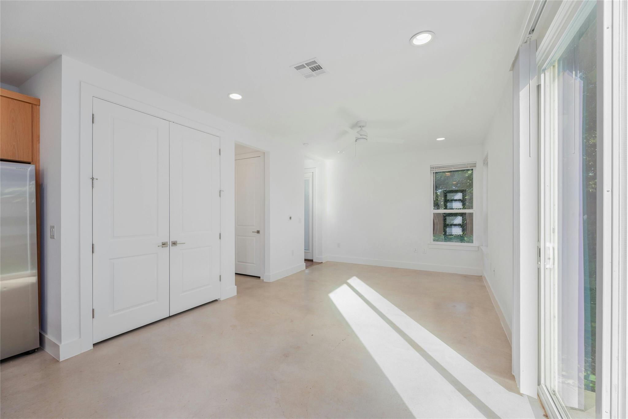 1114 Walton Ln #b Property Photo 10