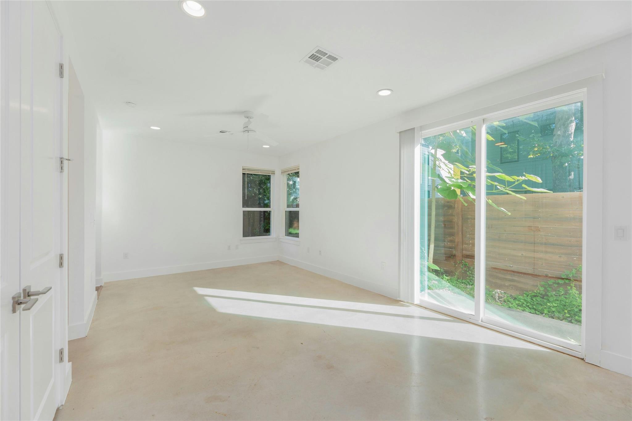 1114 Walton Ln #b Property Photo 11