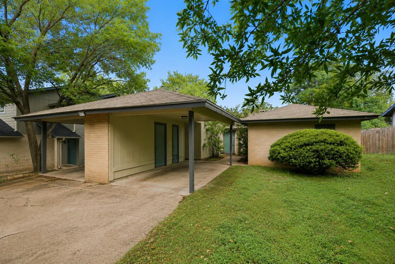 2412 Burleson Ct #B Property Photo 1