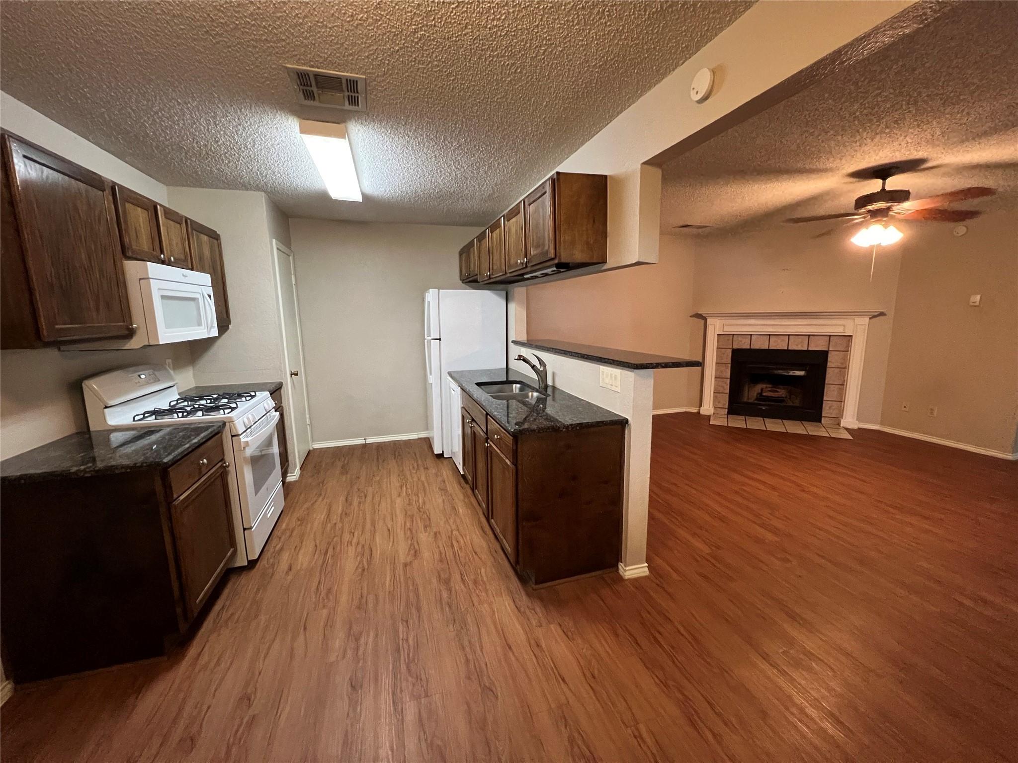 9106 Japonica Ct Property Photo 4