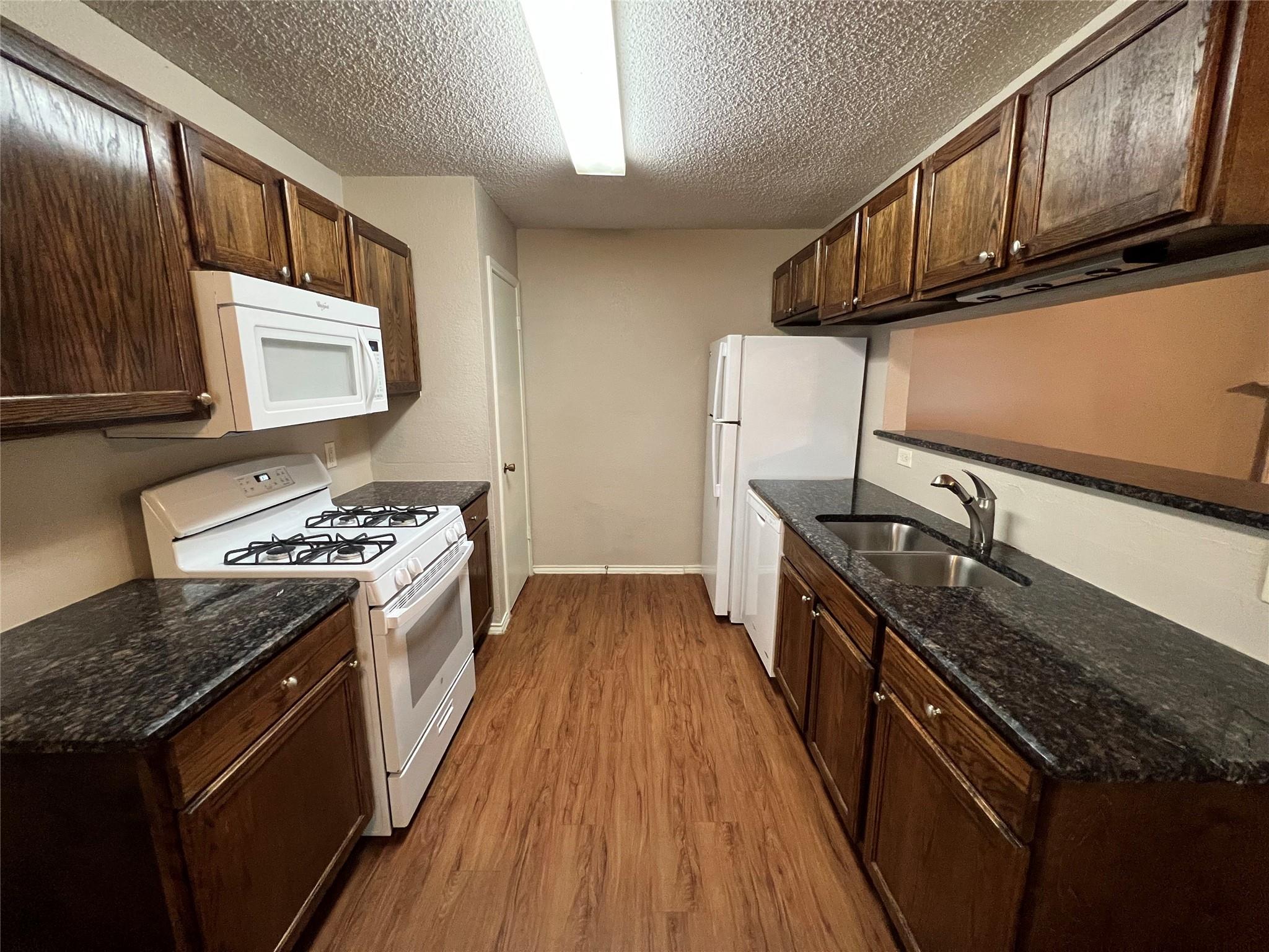9106 Japonica Ct Property Photo 5