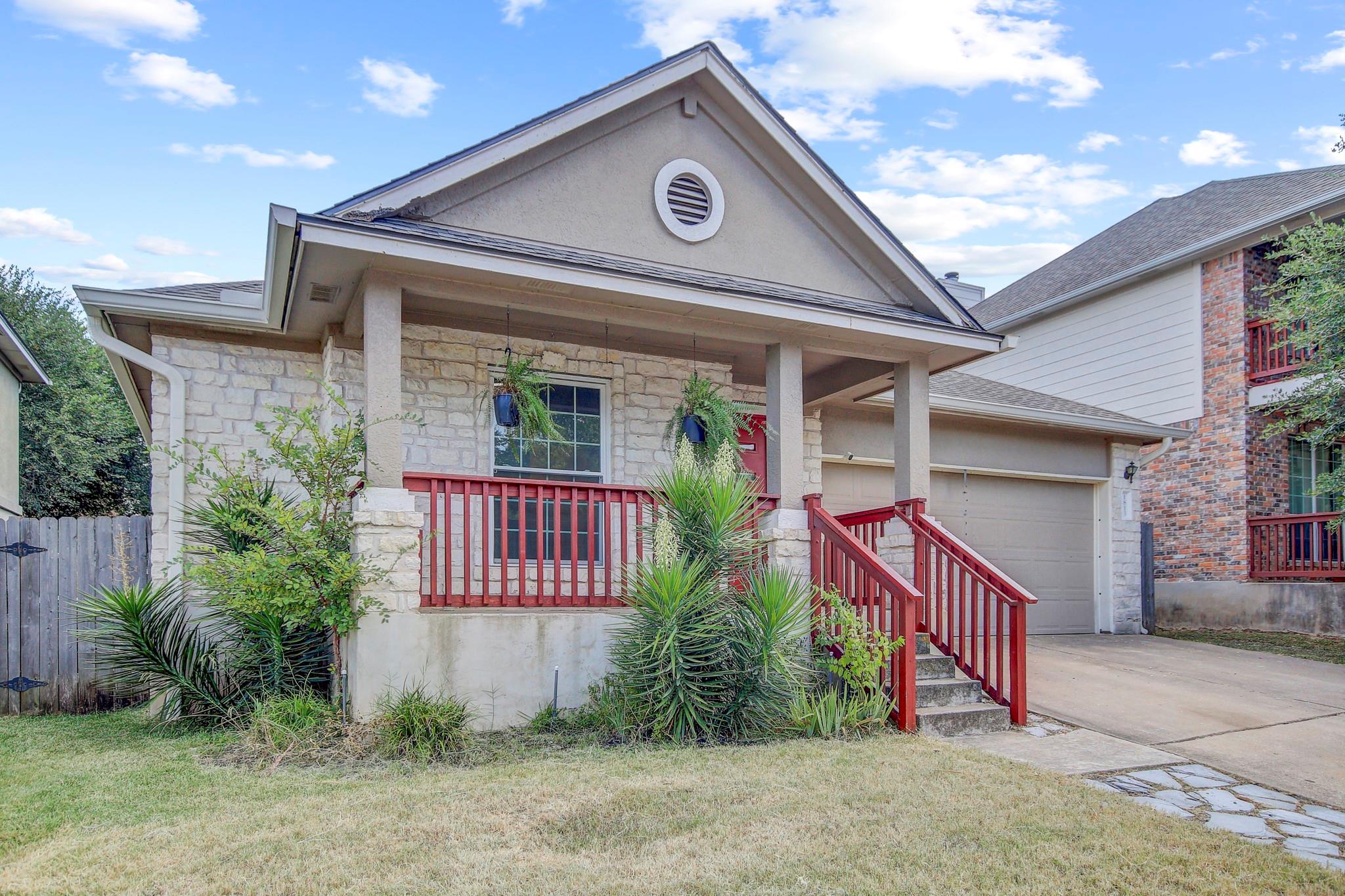 1813 Rosenborough Ln N Property Photo 3