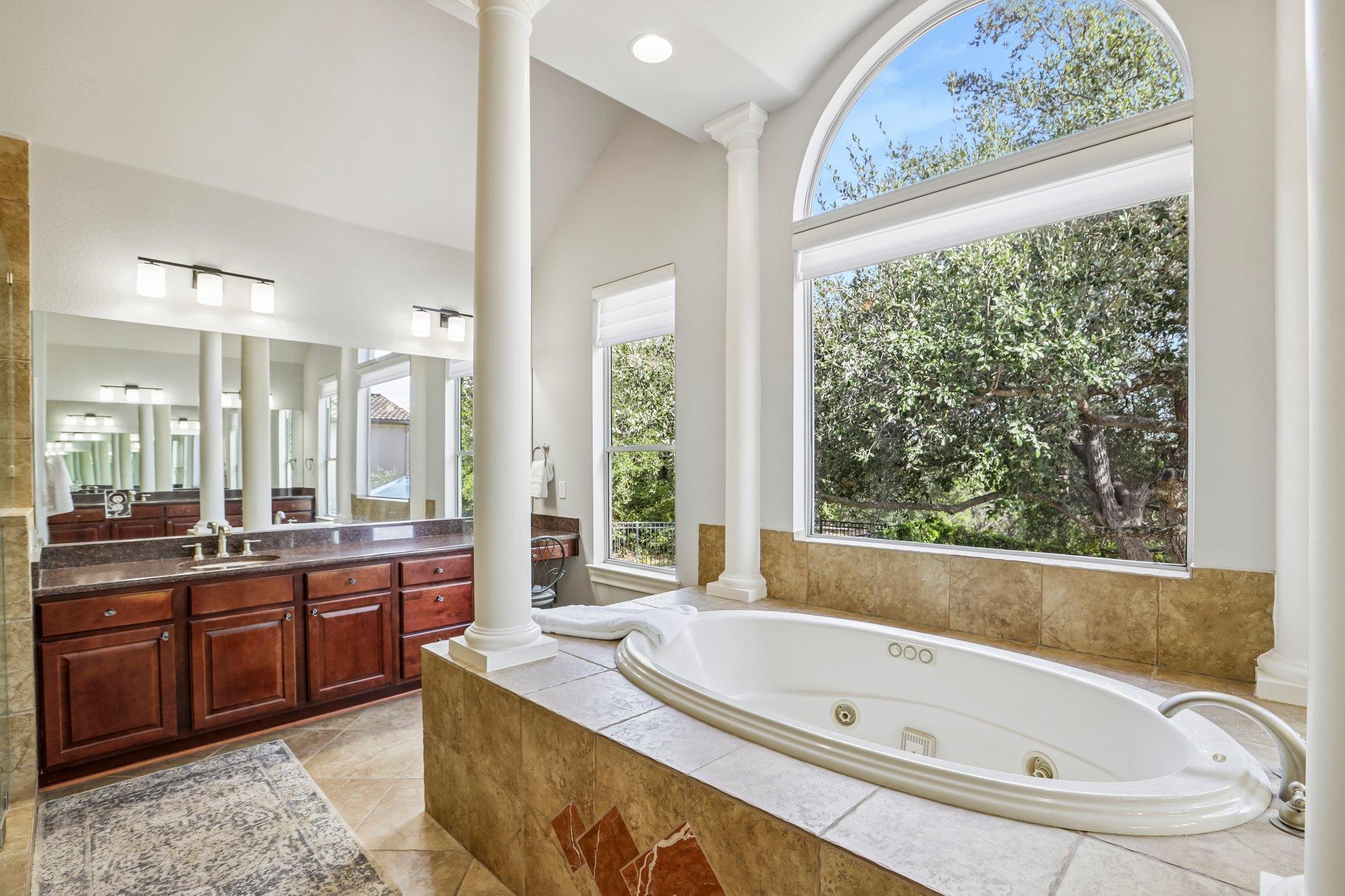 11400 Woodland Hills Trl Property Photo 14