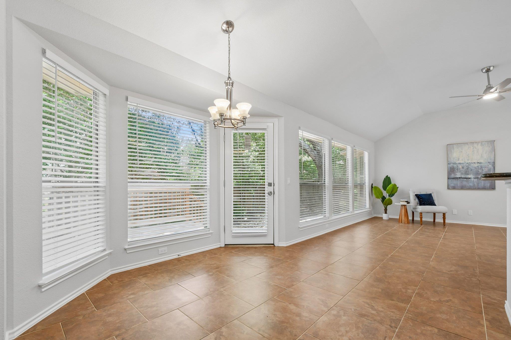 3903 Wharton Ct Property Photo 4