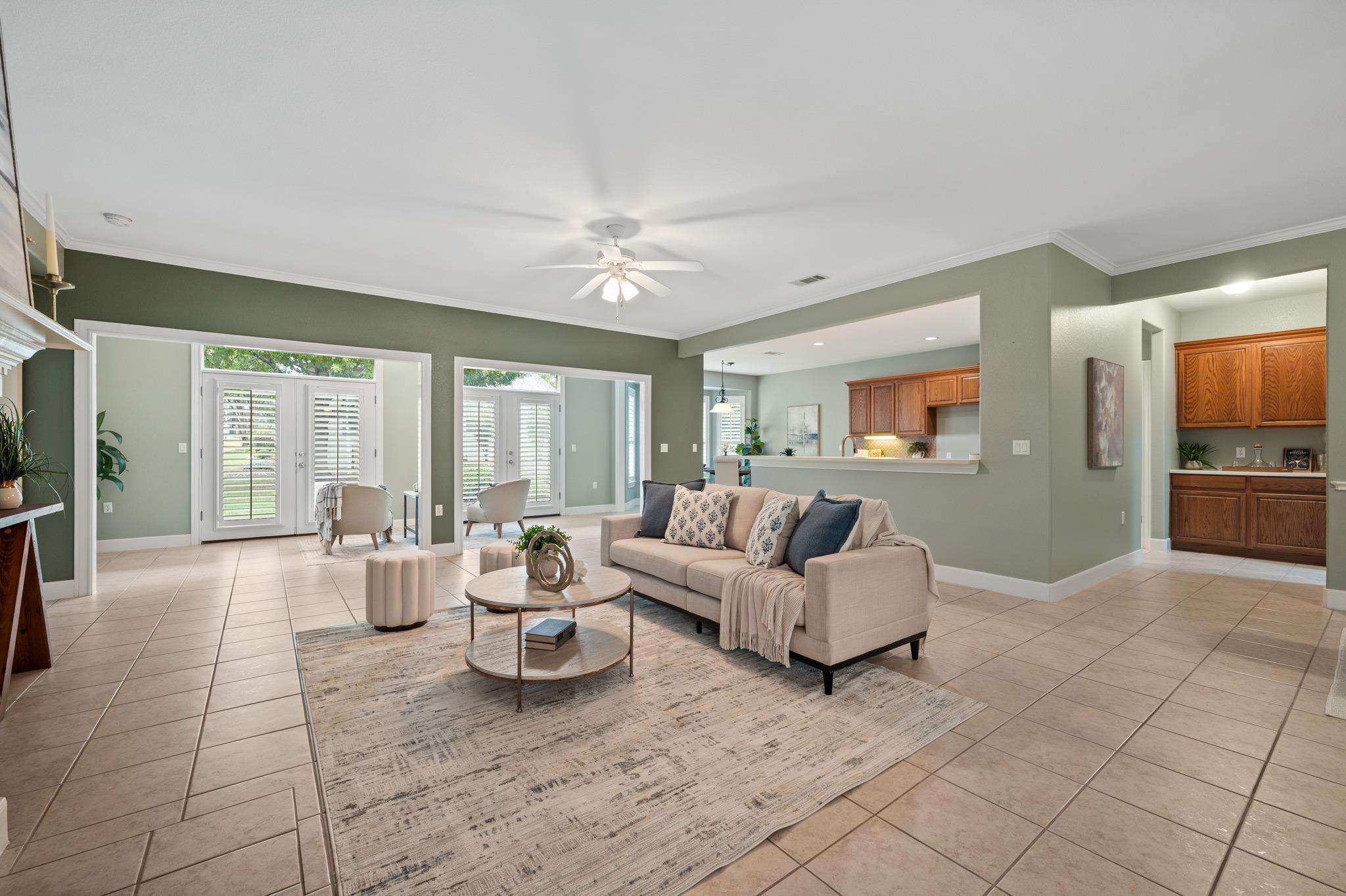 305 Rio Grande Loop Property Photo 5