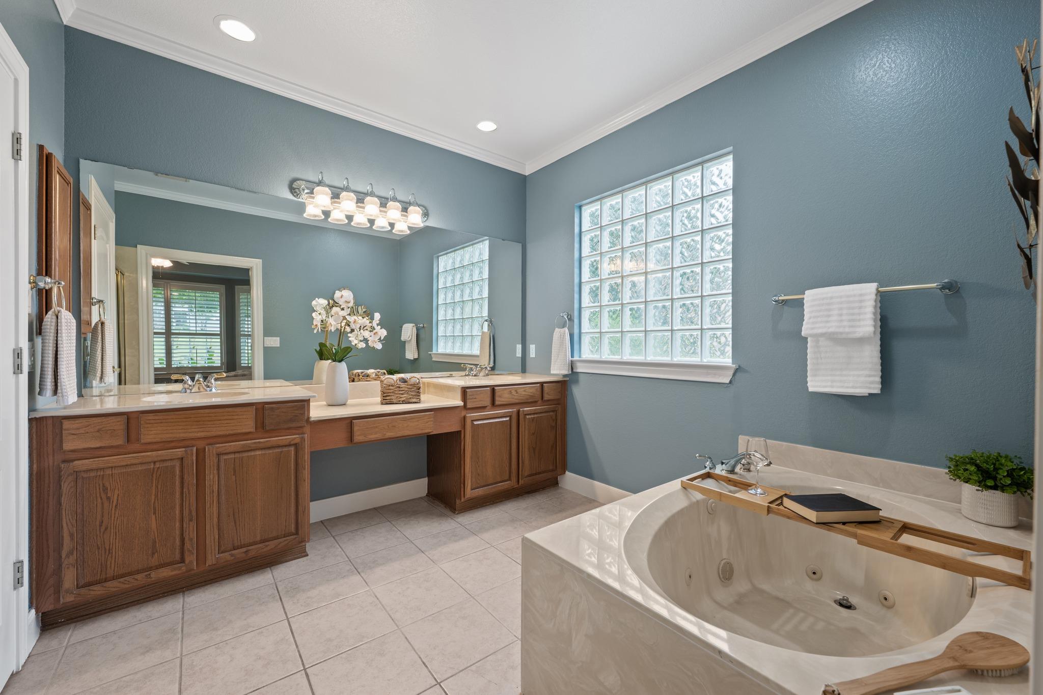 305 Rio Grande Loop Property Photo 28