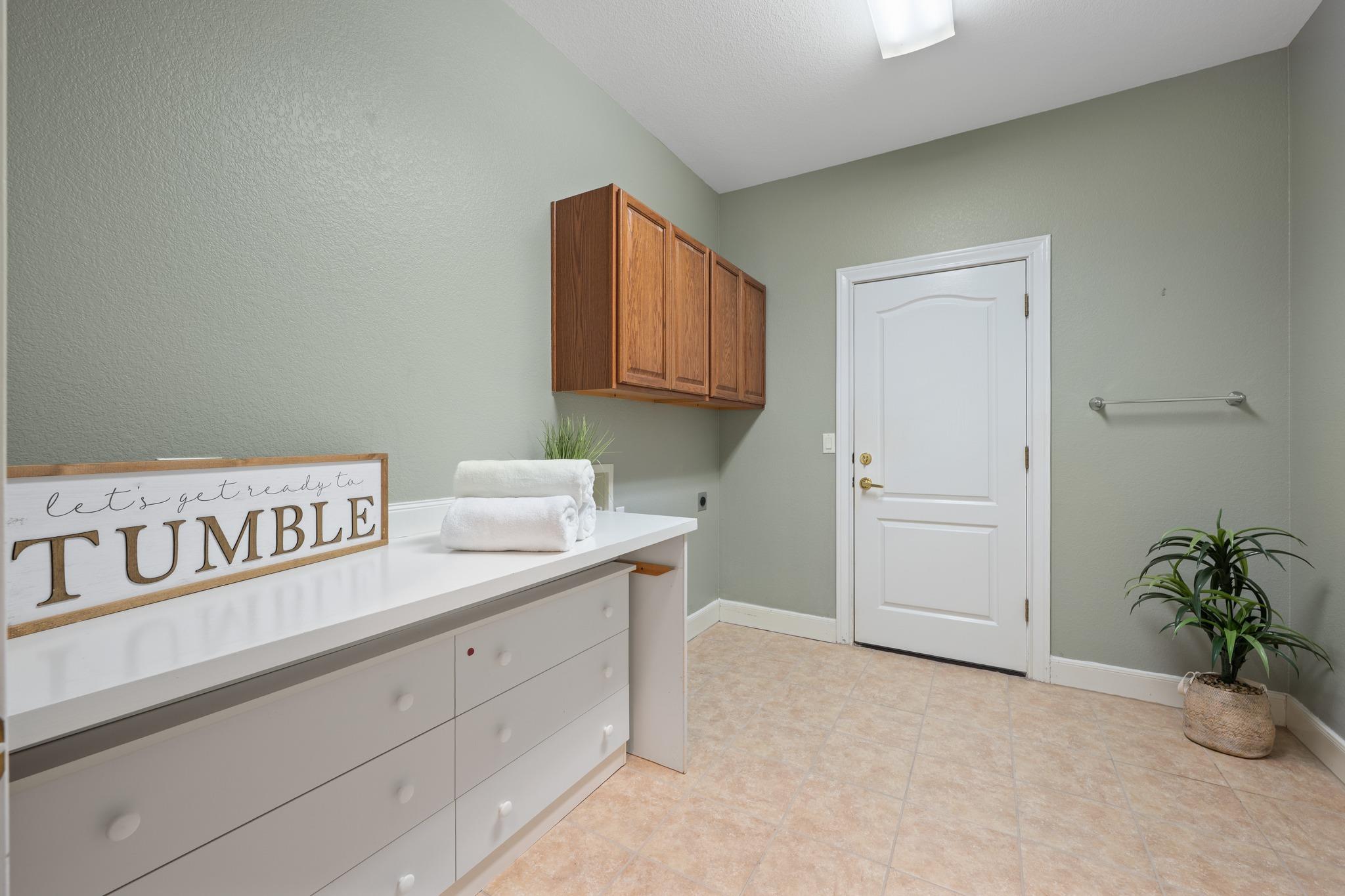 305 Rio Grande Loop Property Photo 31