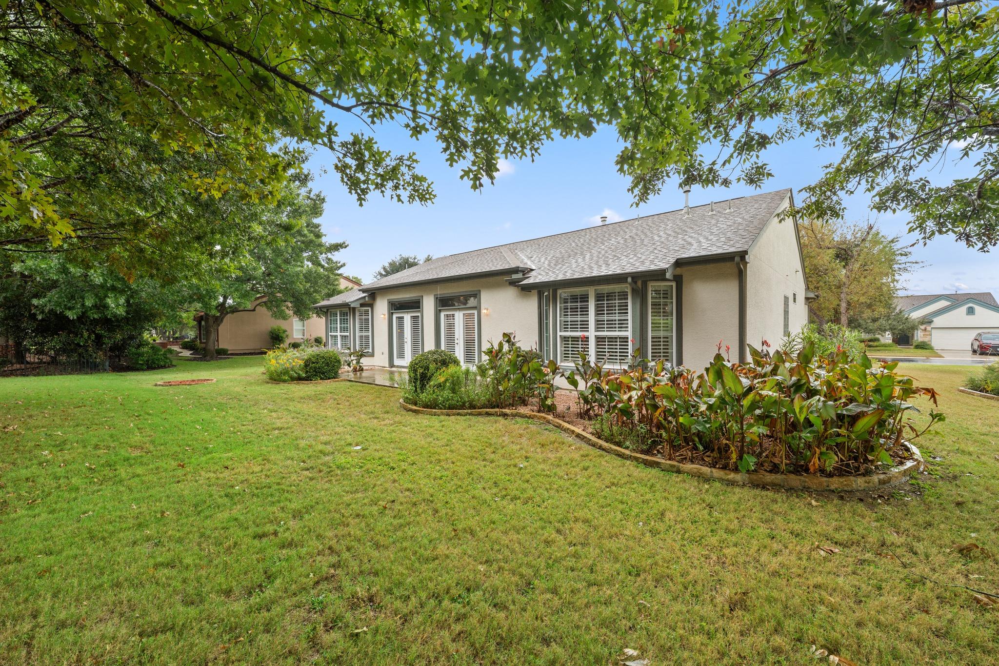 305 Rio Grande Loop Property Photo 32