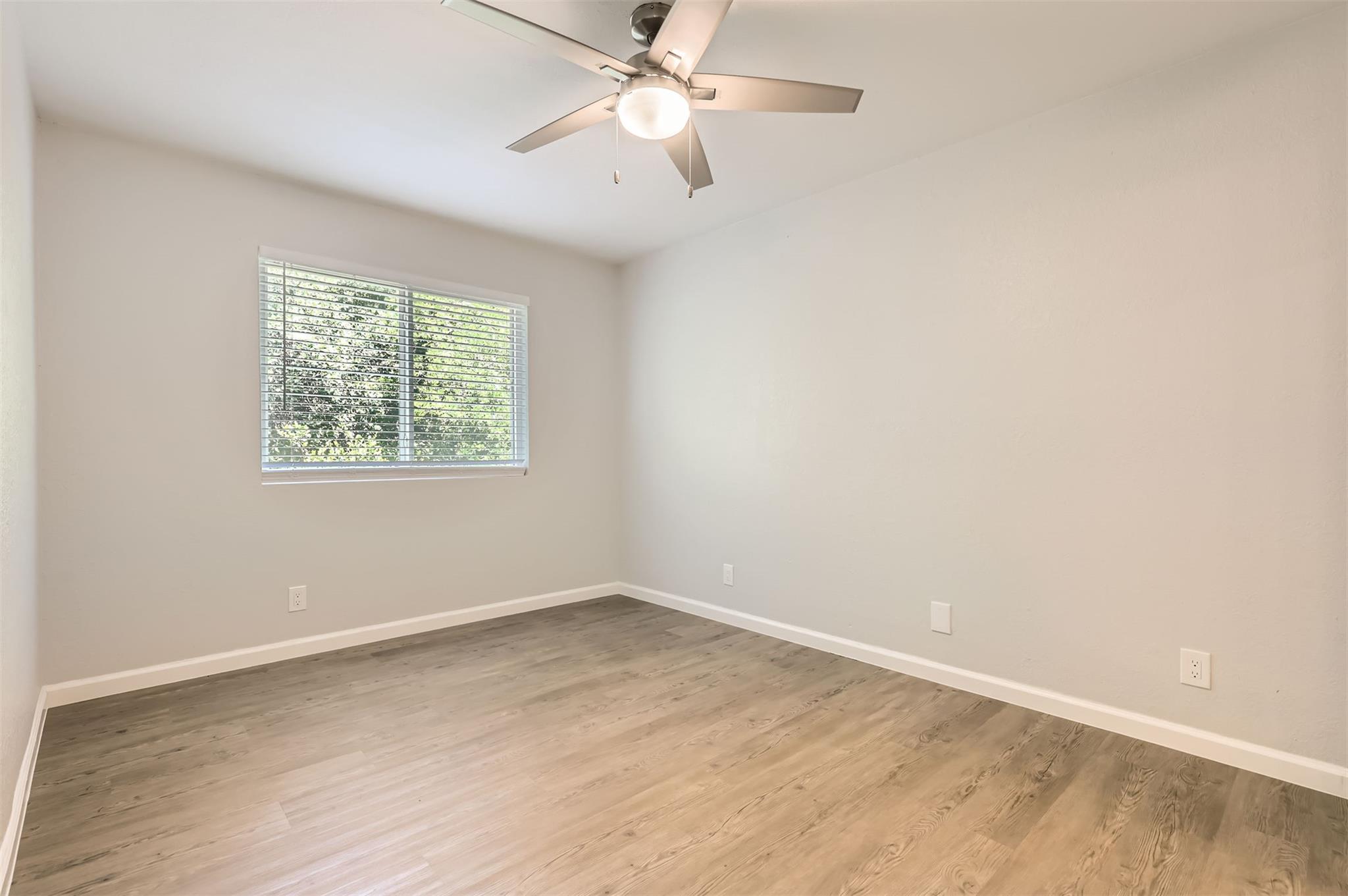 9201 Sedgemoor Trl #b Property Photo 5