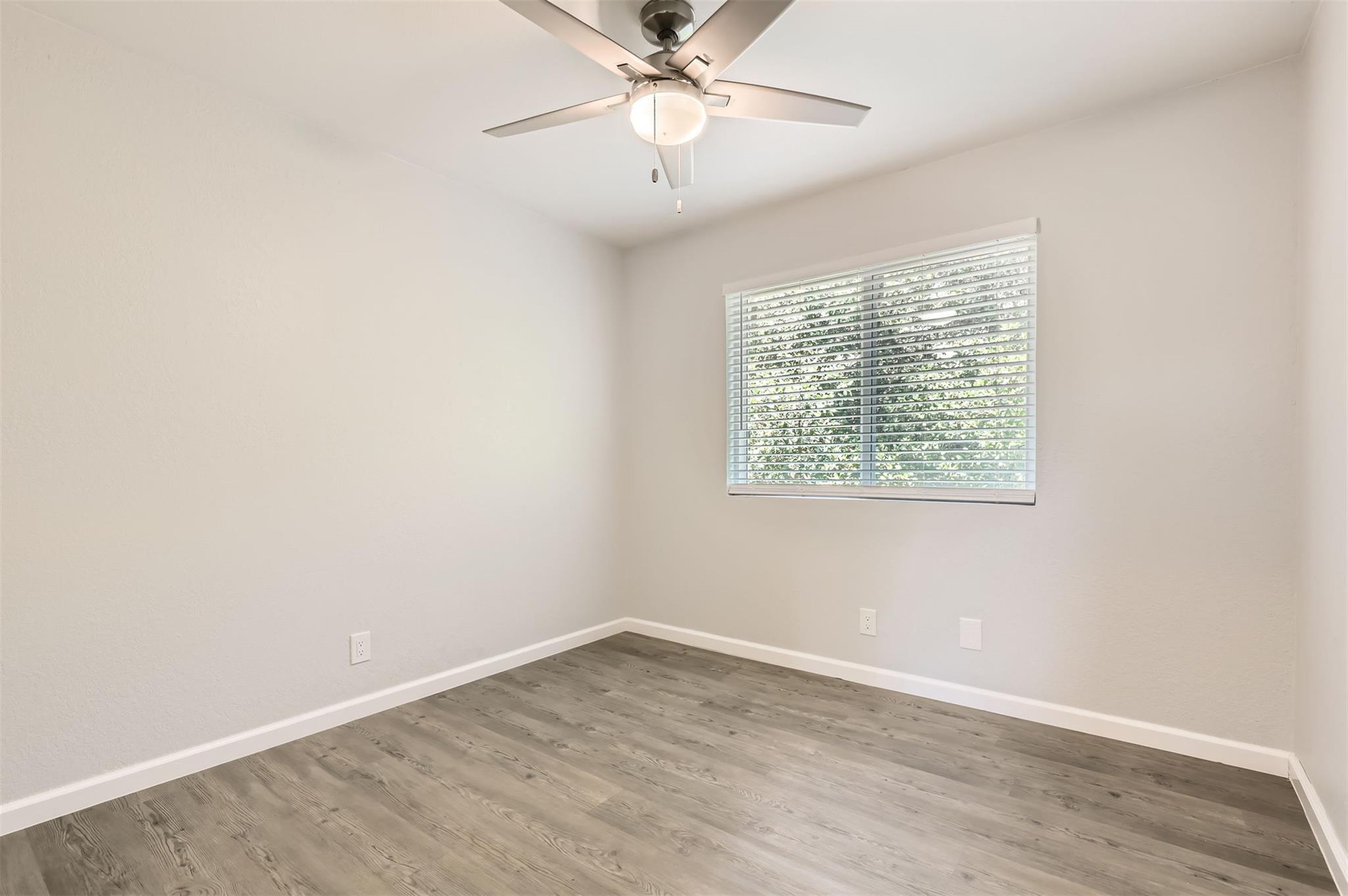 9201 Sedgemoor Trl #b Property Photo 7